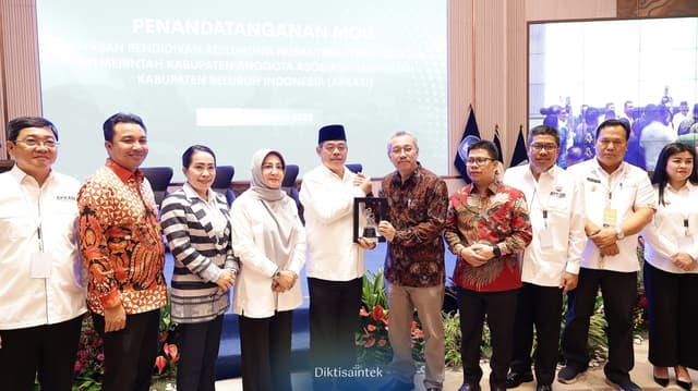 SesJen Kemdiktisaintek Membuka kegiatan Koordinasi Program Kerja Sama Bidang Pendidikan dengan APKASI