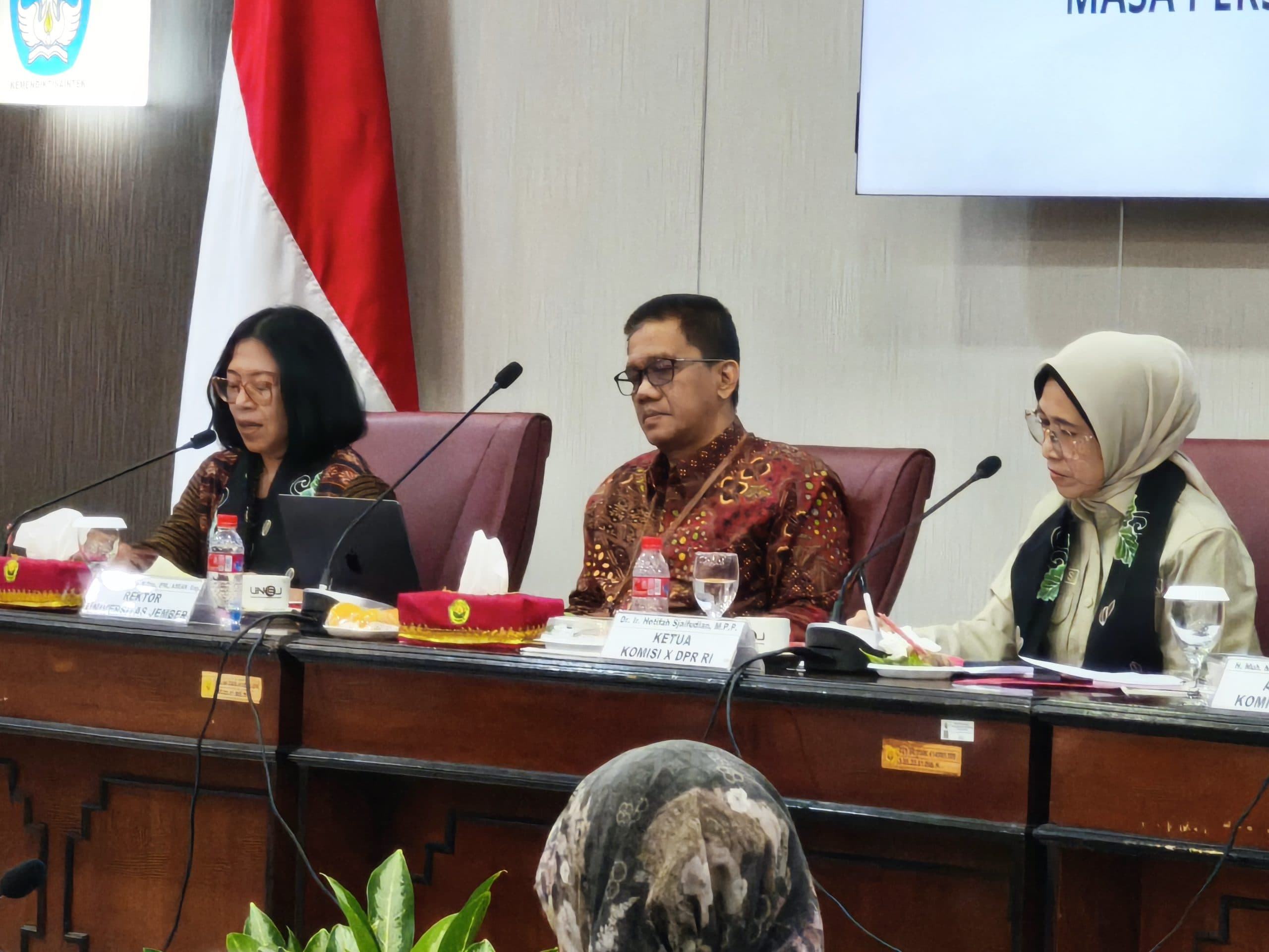 Kemdiktisaintek dan Komisi X DPR RI Serap Aspirasi Perguruan Tinggi di Jawa Timur Tentang Revisi RUU Sisdiknas