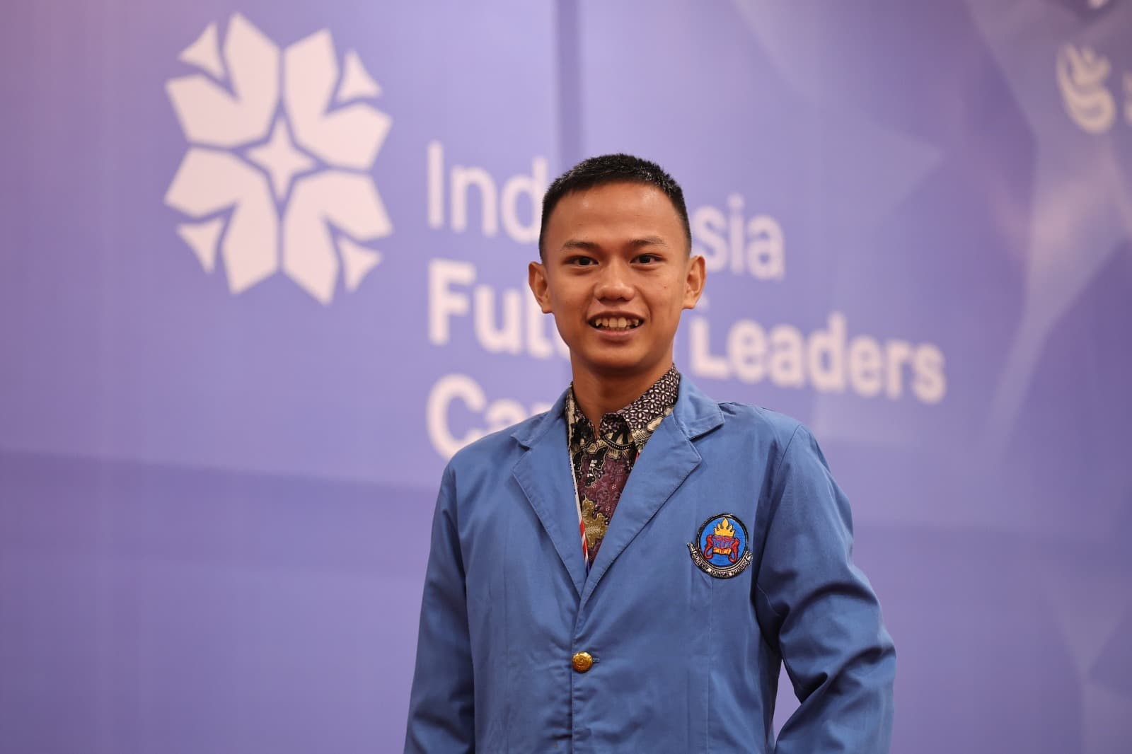 Romi Ivanda: Menyalakan Kepemimpinan dari Laboratorium hingga Aksi Sosial