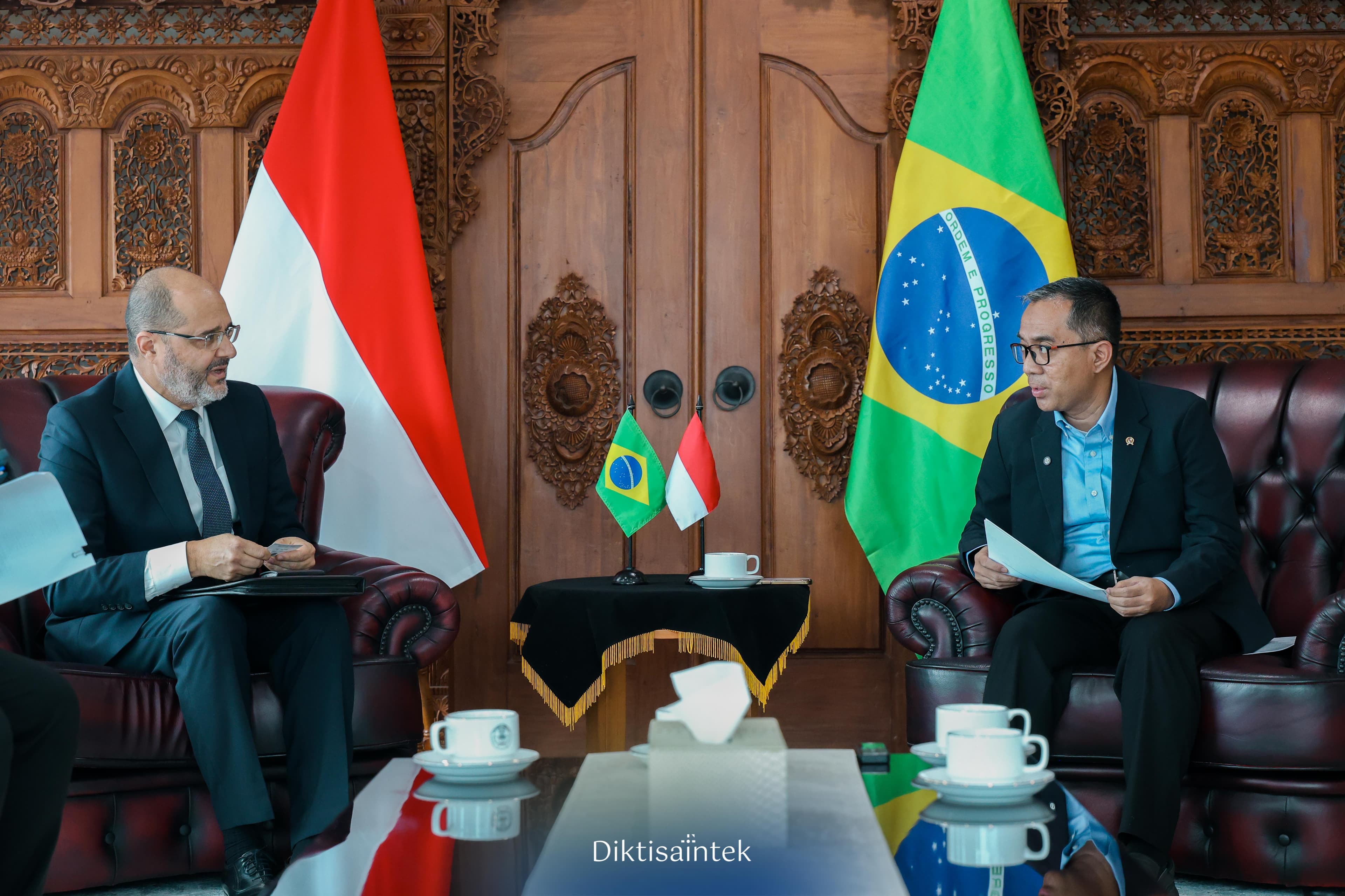 Mendiktisaintek Melakukan Audiensi Bersama dengan Duta Besar Brazil