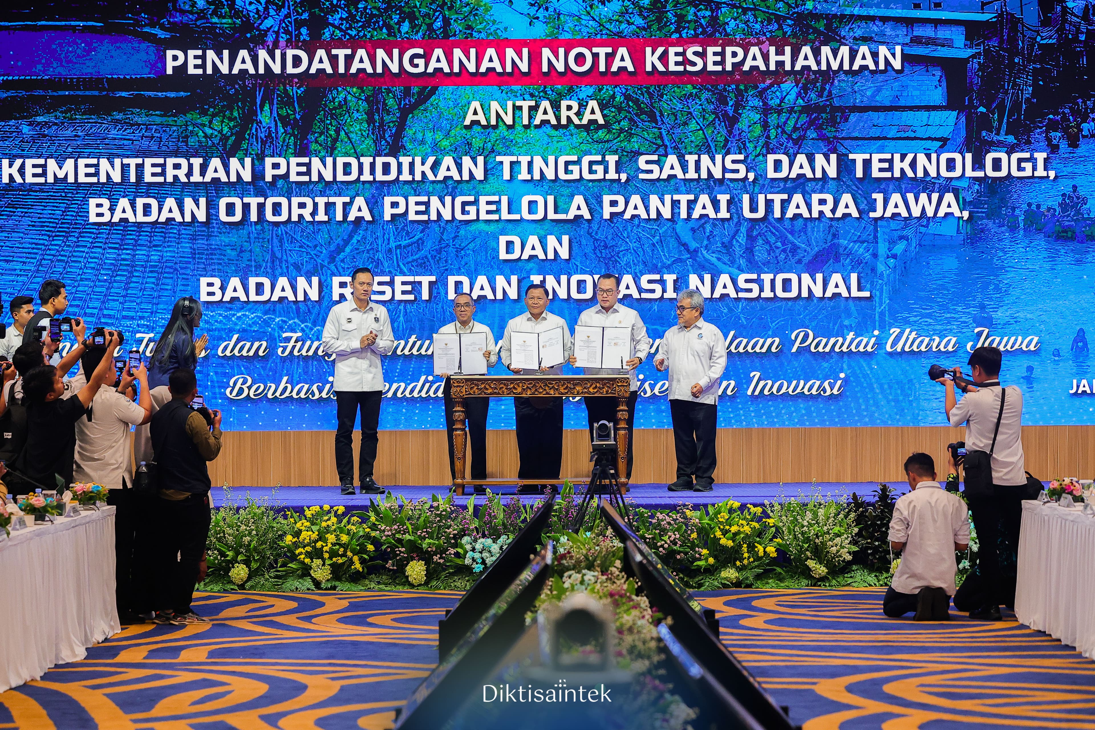 Mendiktisaintek Menghadiri Rapat Koordinasi Infrastruktur Perlindungan Pesisir Pantura Jawa Terpadu