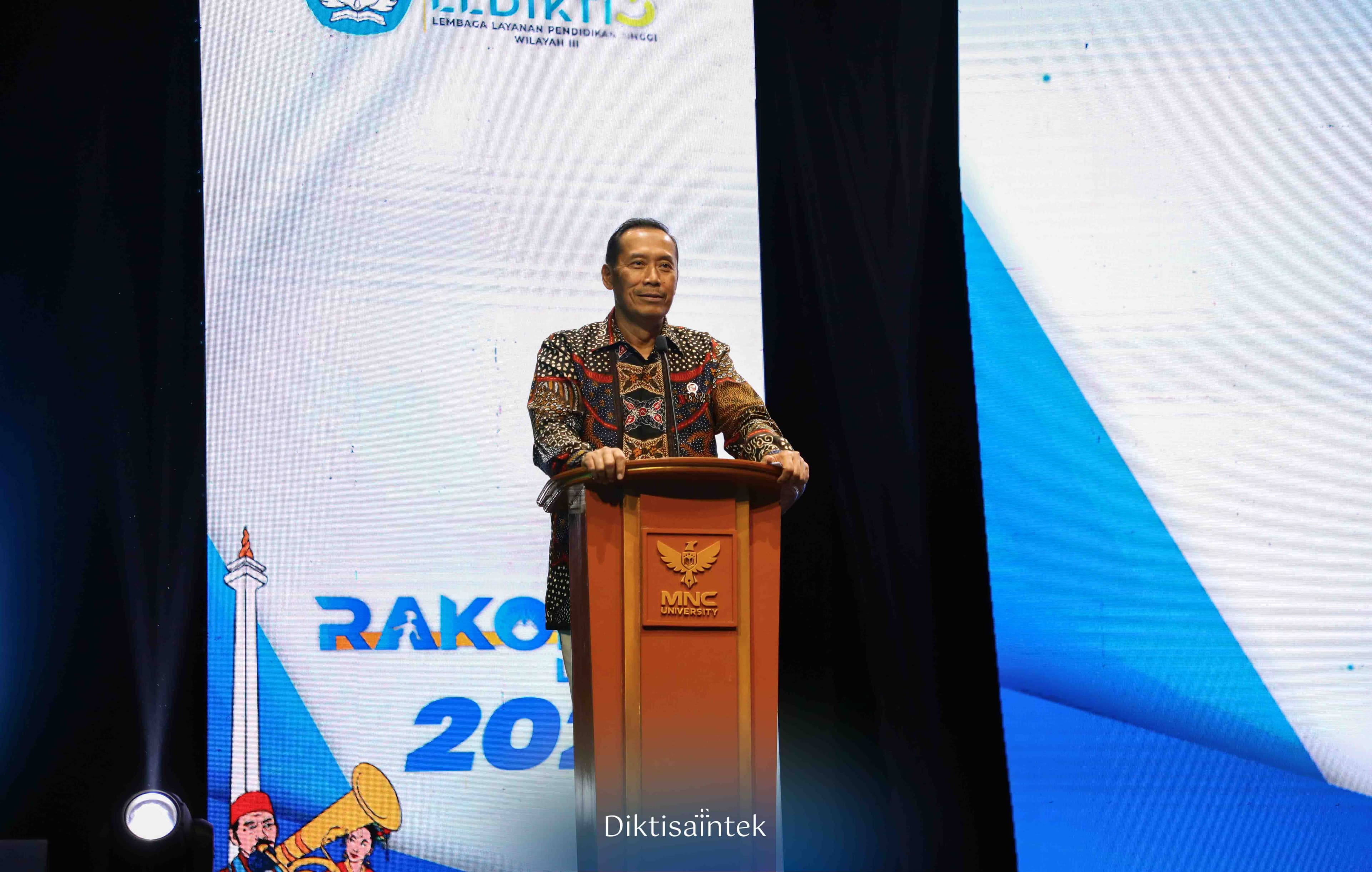 Dari Paradigma Konvensional Menuju Pradigma Fungsional: Transformasi Pendidikan Tinggi untuk Atasi Tantangan Daerah