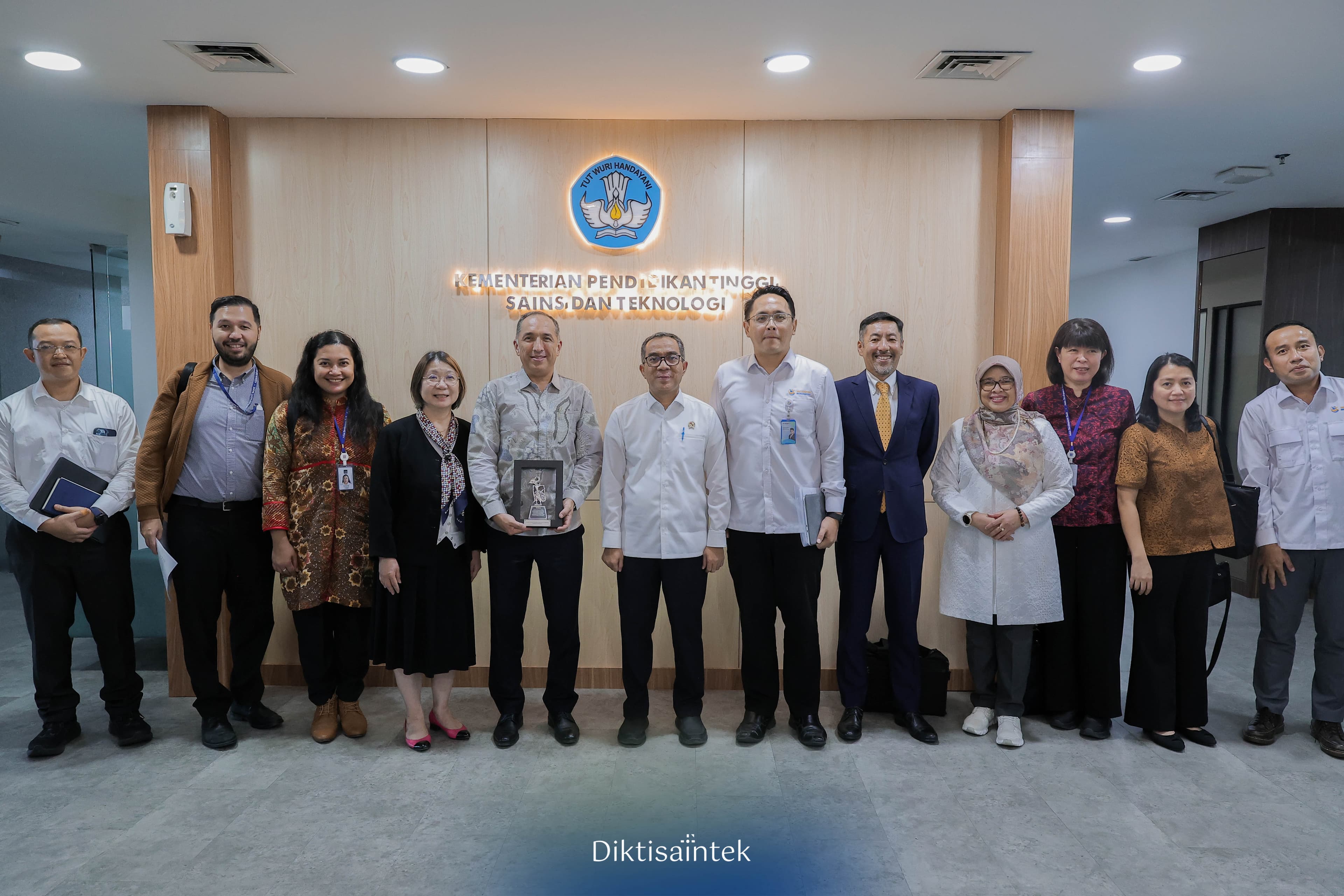 Kemdiktisaintek dan ADB Lakukan Diskusi Perkuat Kemitraan Strategis Pendidikan Tinggi Menuju Indonesia Emas 2045