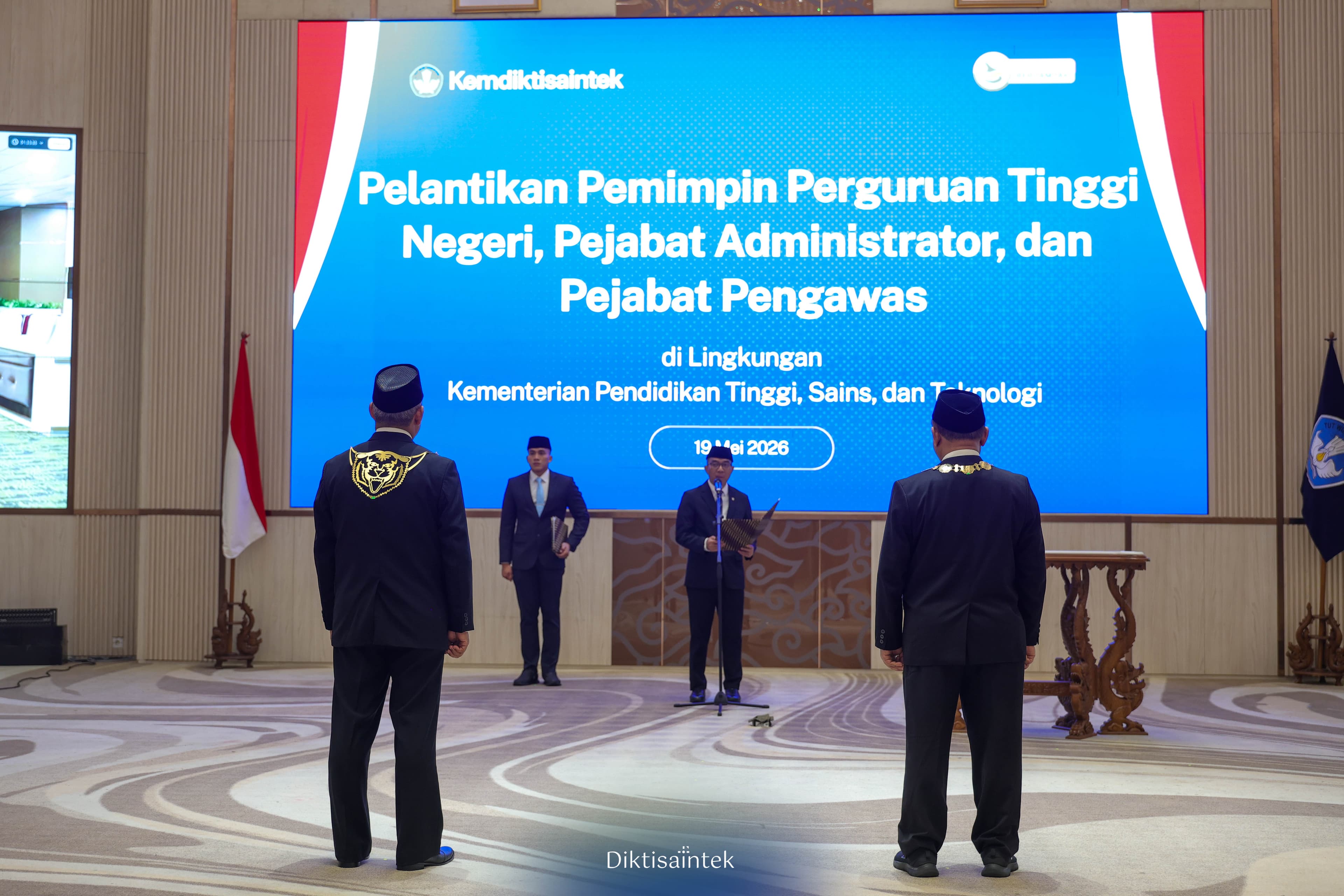Perkuat Tata Kelola Pendidikan Tinggi, Mendiktisaintek Lantik Jajaran Pimpinan PTN