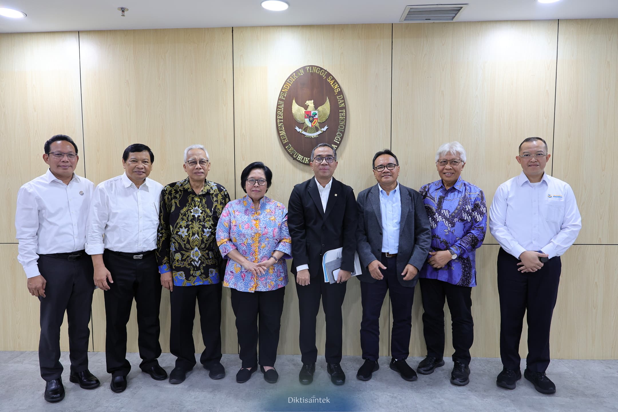 Dorong Penguatan Kualitas Publikasi Ilmiah, Mendiktisaintek Terima Audiensi AIPI 