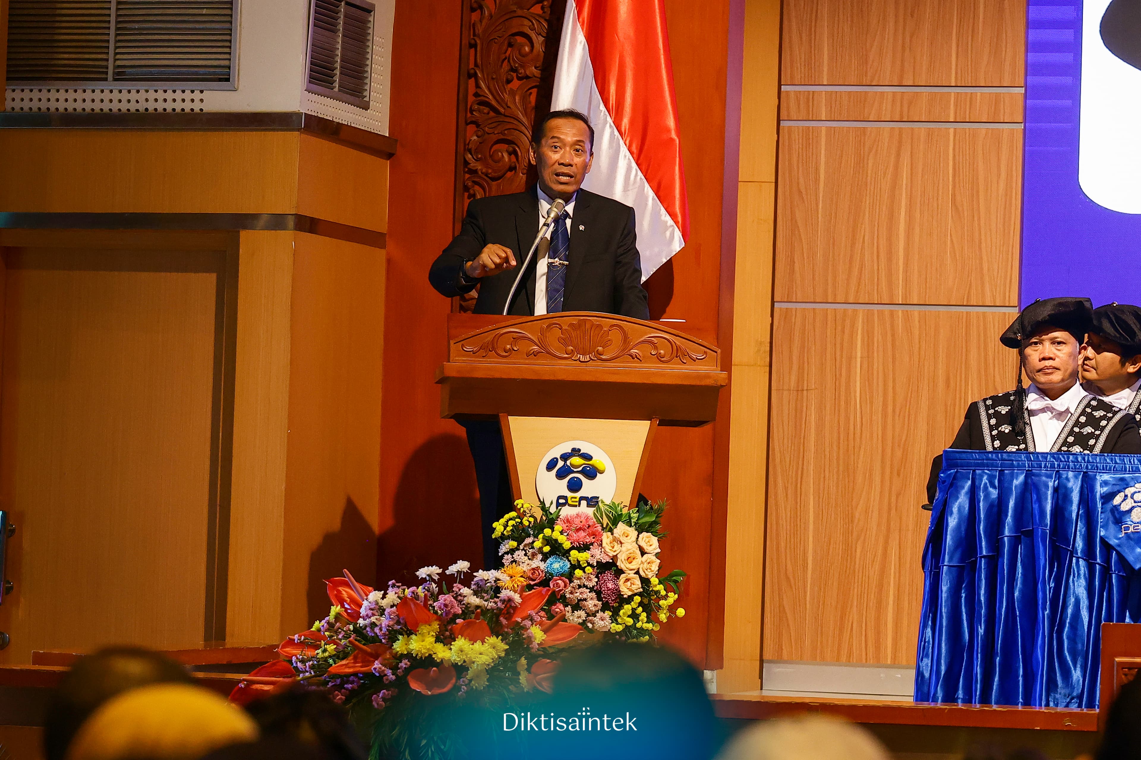 Wamendiktisaintek Dorong Politeknik Perkuat Peran Pendidikan Tinggi Terapan untuk Kemandirian Nasional dan Kebekerjaan Generasi Muda