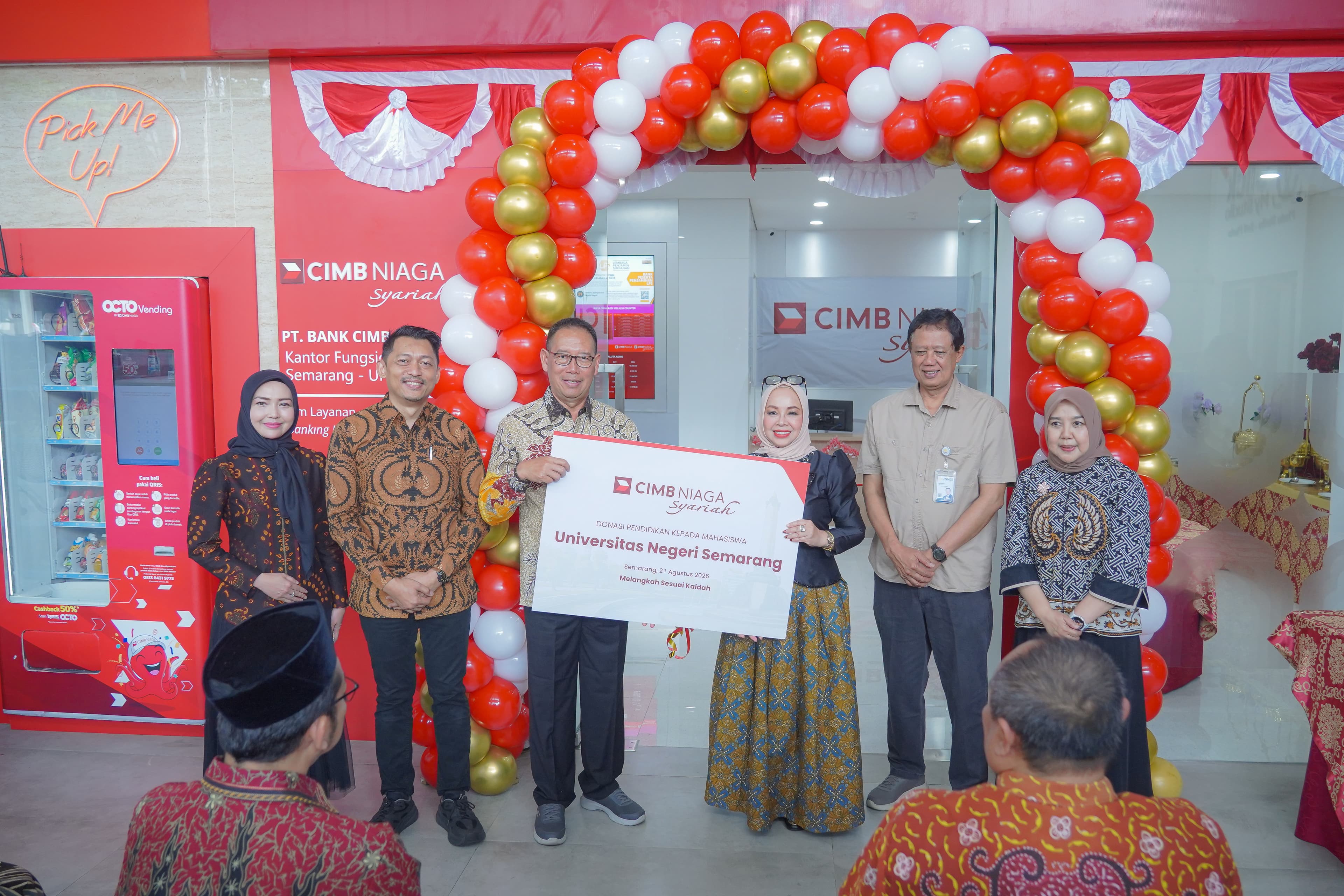 Perkuat Akses Pendidikan, UNNES dan CIMB Niaga Syariah Salurkan Beasiswa bagi Mahasiswa