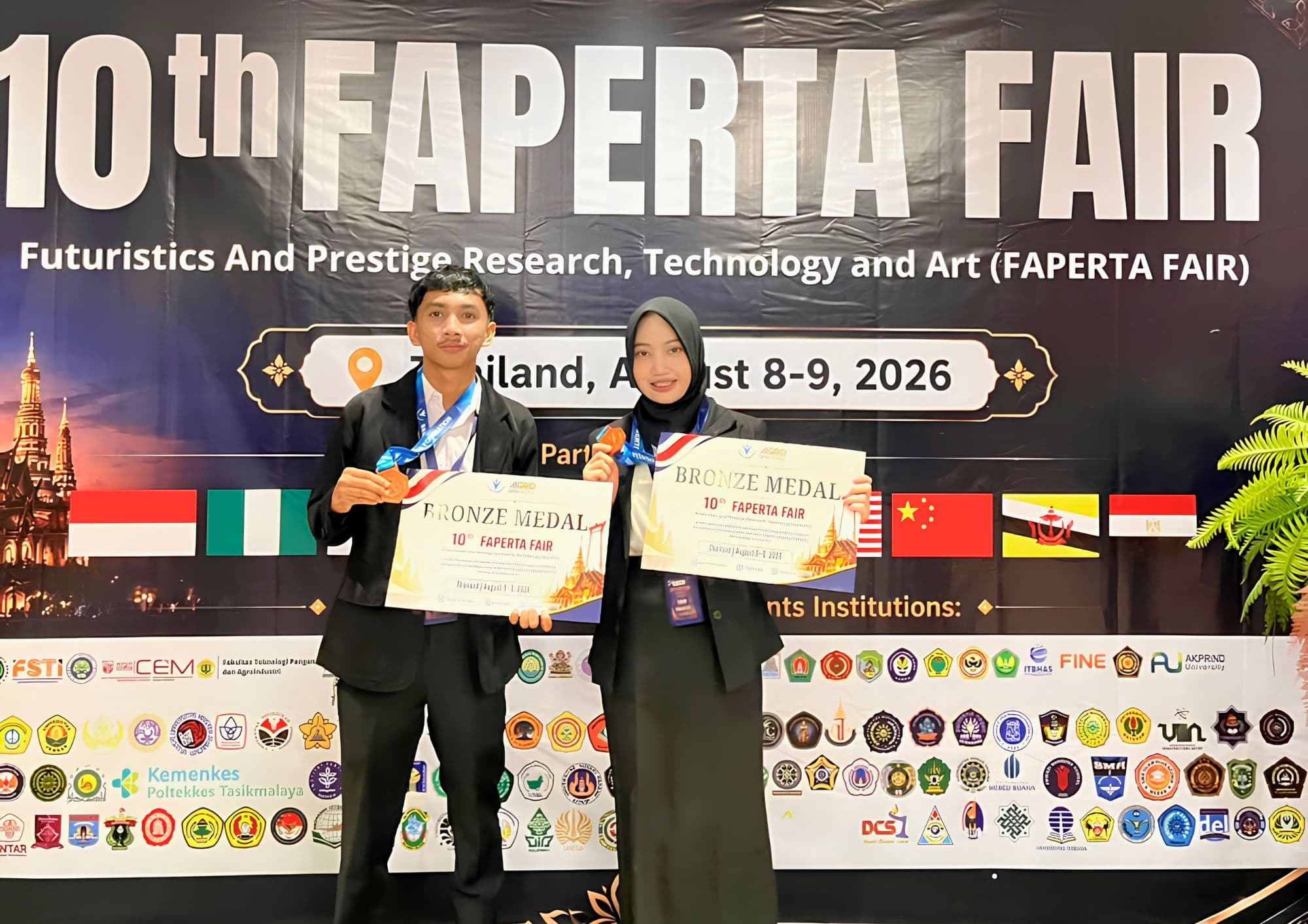Dua Mahasiswa Akuntansi UTU Sabet Medali Perunggu di Ajang 10th FAPERTA FAIR Thailand