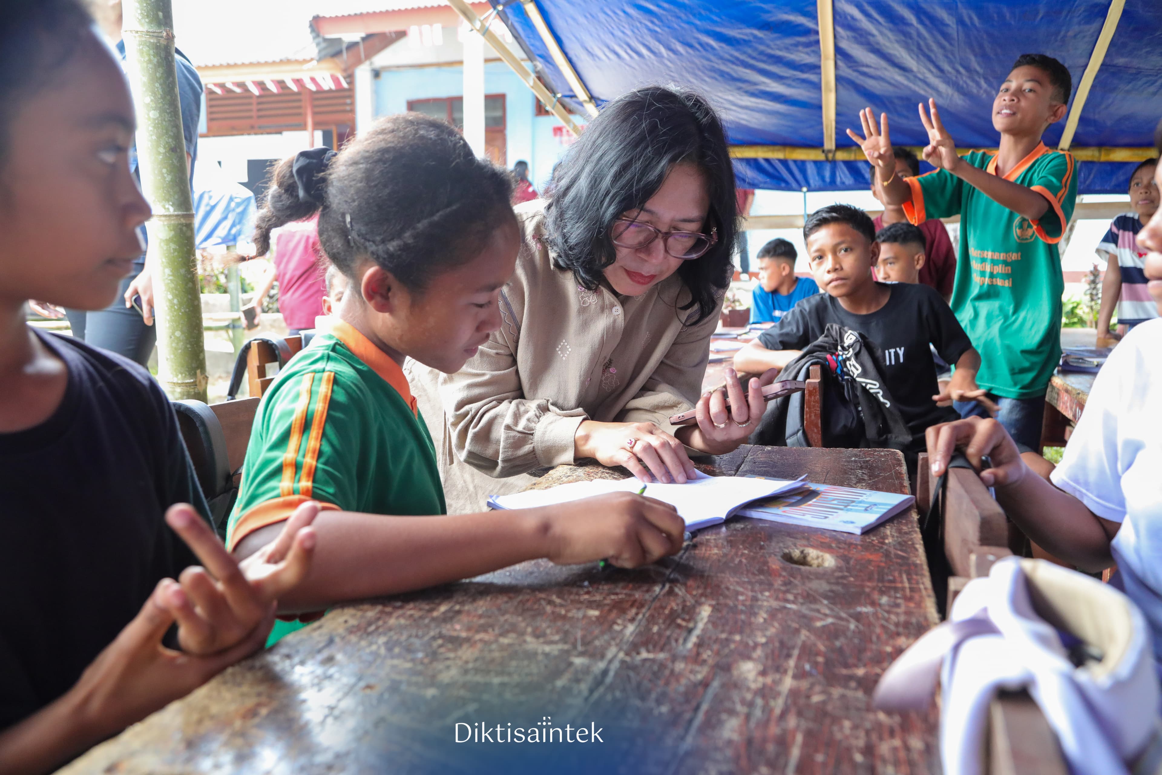 Pemerintah Tegaskan Komitmen Jamin Keberlanjutan Pendidikan Pascagempa di NTT