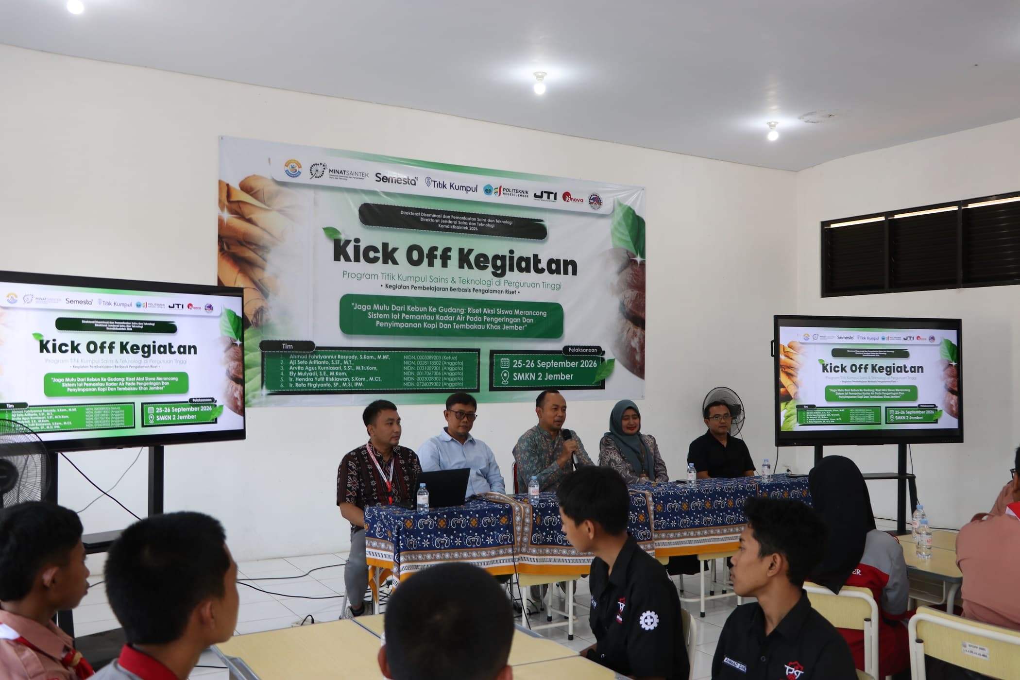 Kick Off Program Titik Kumpul Ajak Siswa Kembangkan IoT Komoditas Unggulan Lokal