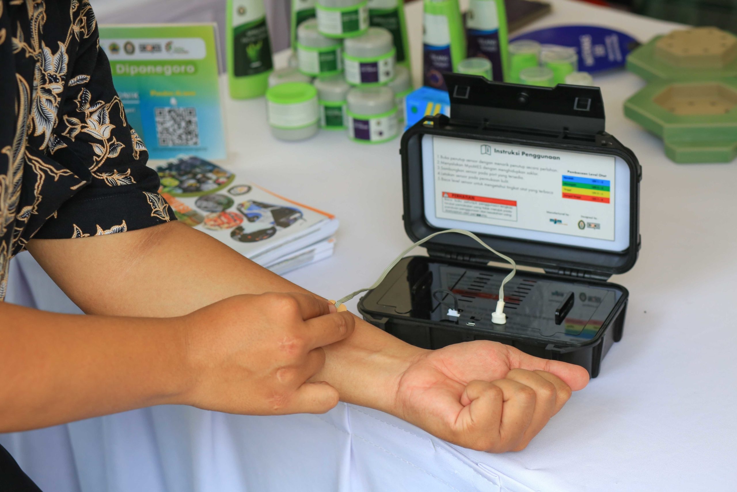 Alat Kesehatan Pengukur Kontraksi Otot Karya Anak Bangsa