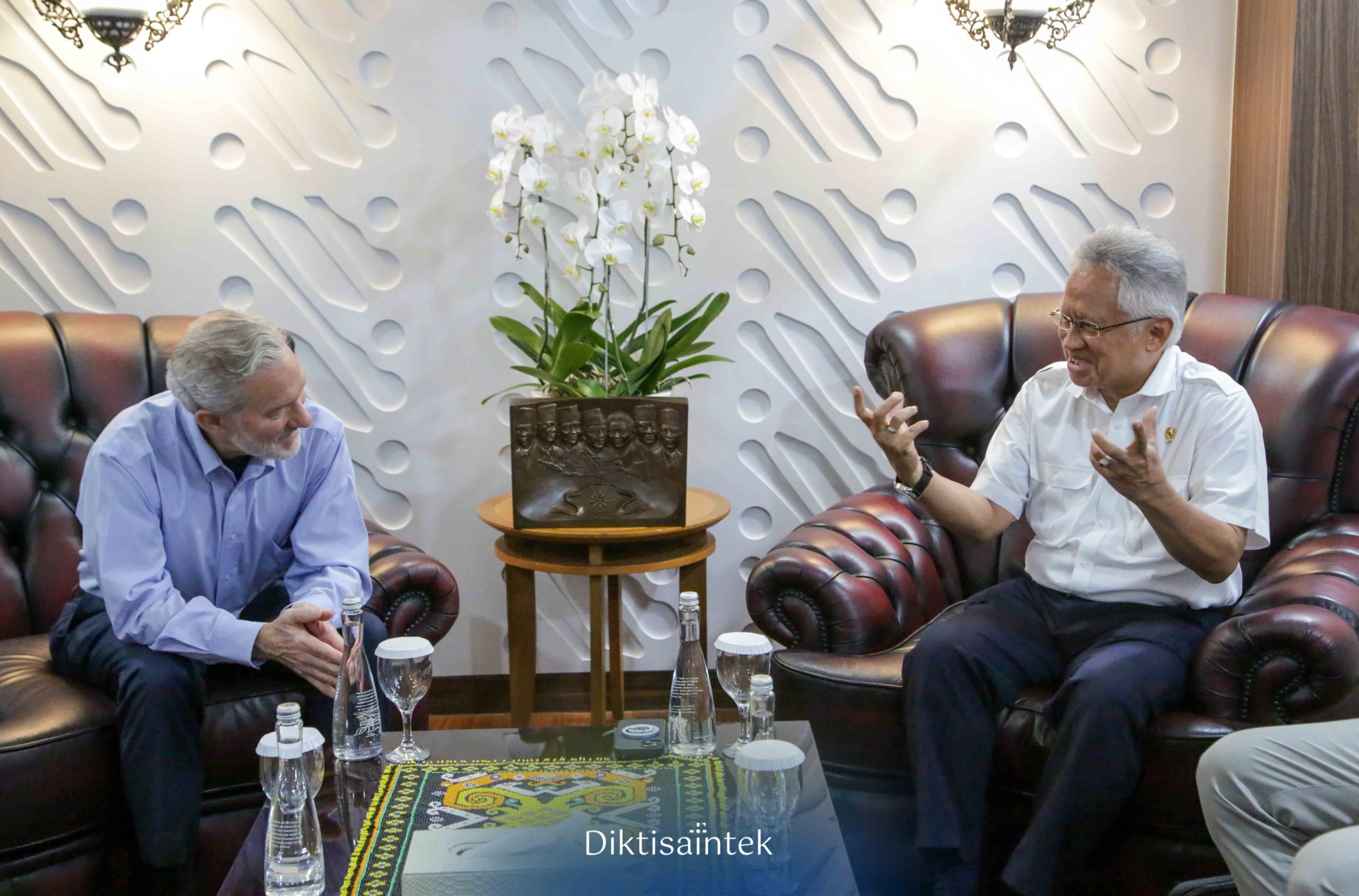 Terima Kunjungan Rektor UC Berkeley, Mendiktisaintek Jajaki Berbagai Inisiasi Kolaborasi di Bidang Pendidikan Tinggi dan Teknologi