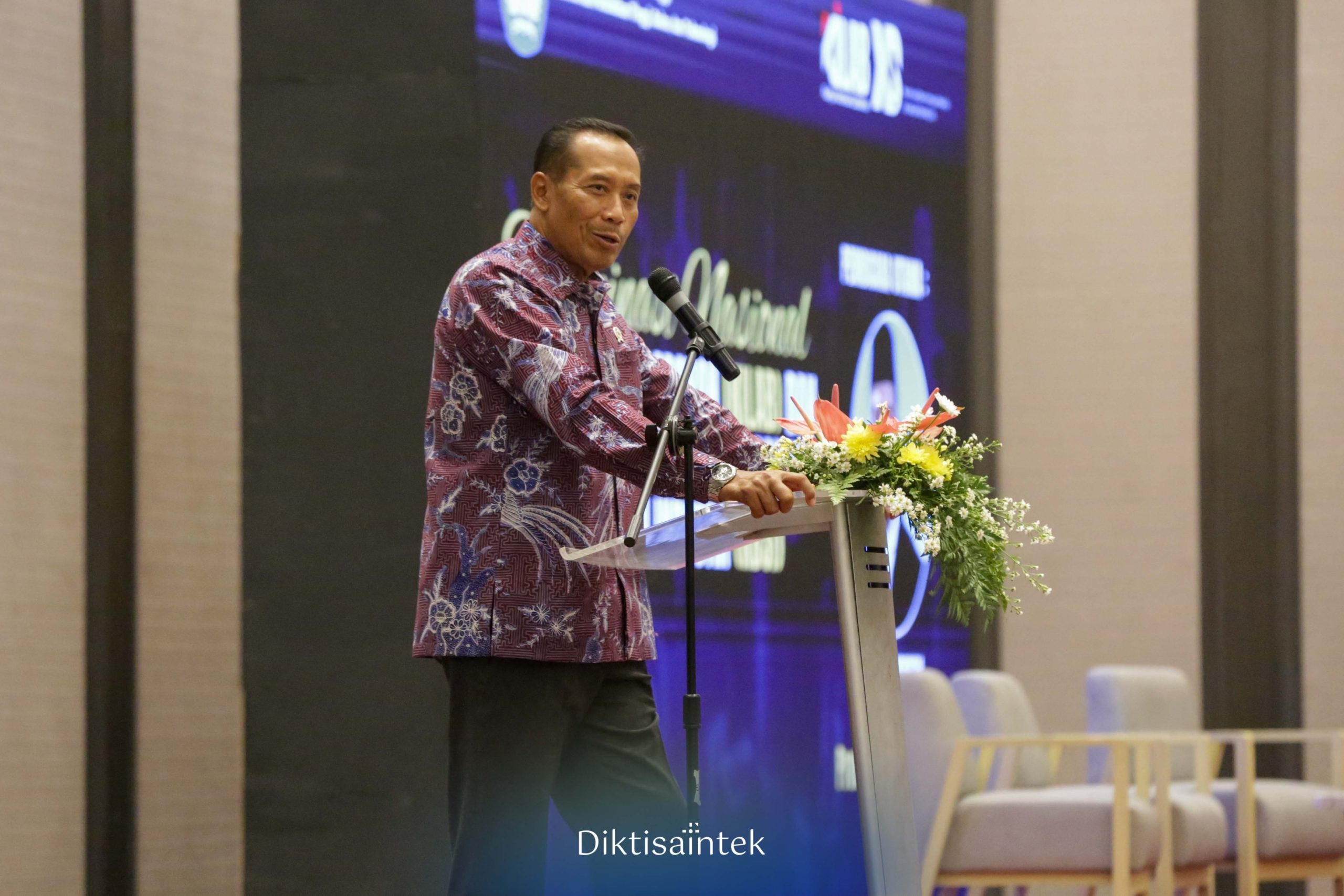 Wamendiktisaintek Ajak Dosen dan Tendik Kolaborasi Majukan Pendidikan Tinggi di Indonesia