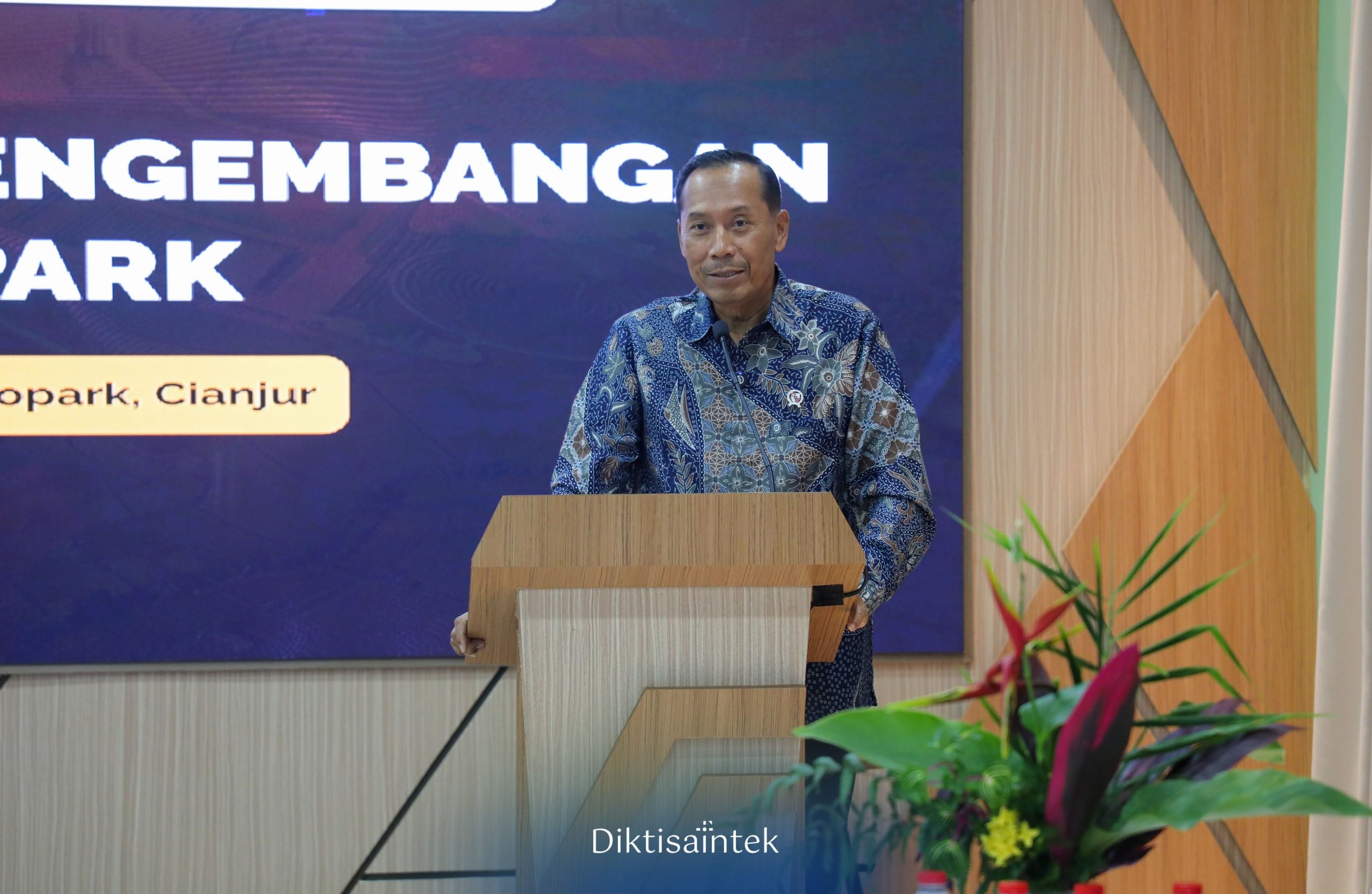 Wamendiktisaintek Dorong Percepatan Transformasi Pendidikan Tinggi untuk Mendukung Pembangunan Nasional