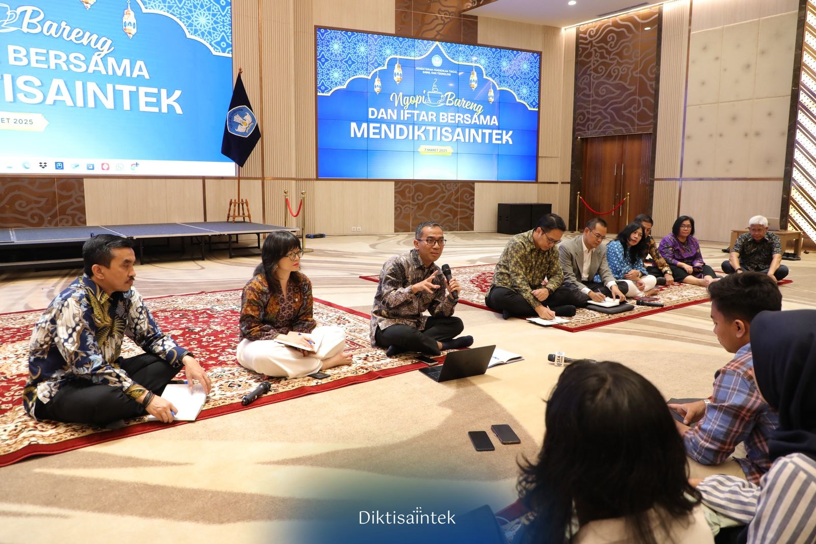 Mendiktisaintek Brian Yuliarto Ngopi Bareng dan Iftar Bersama Jurnalis