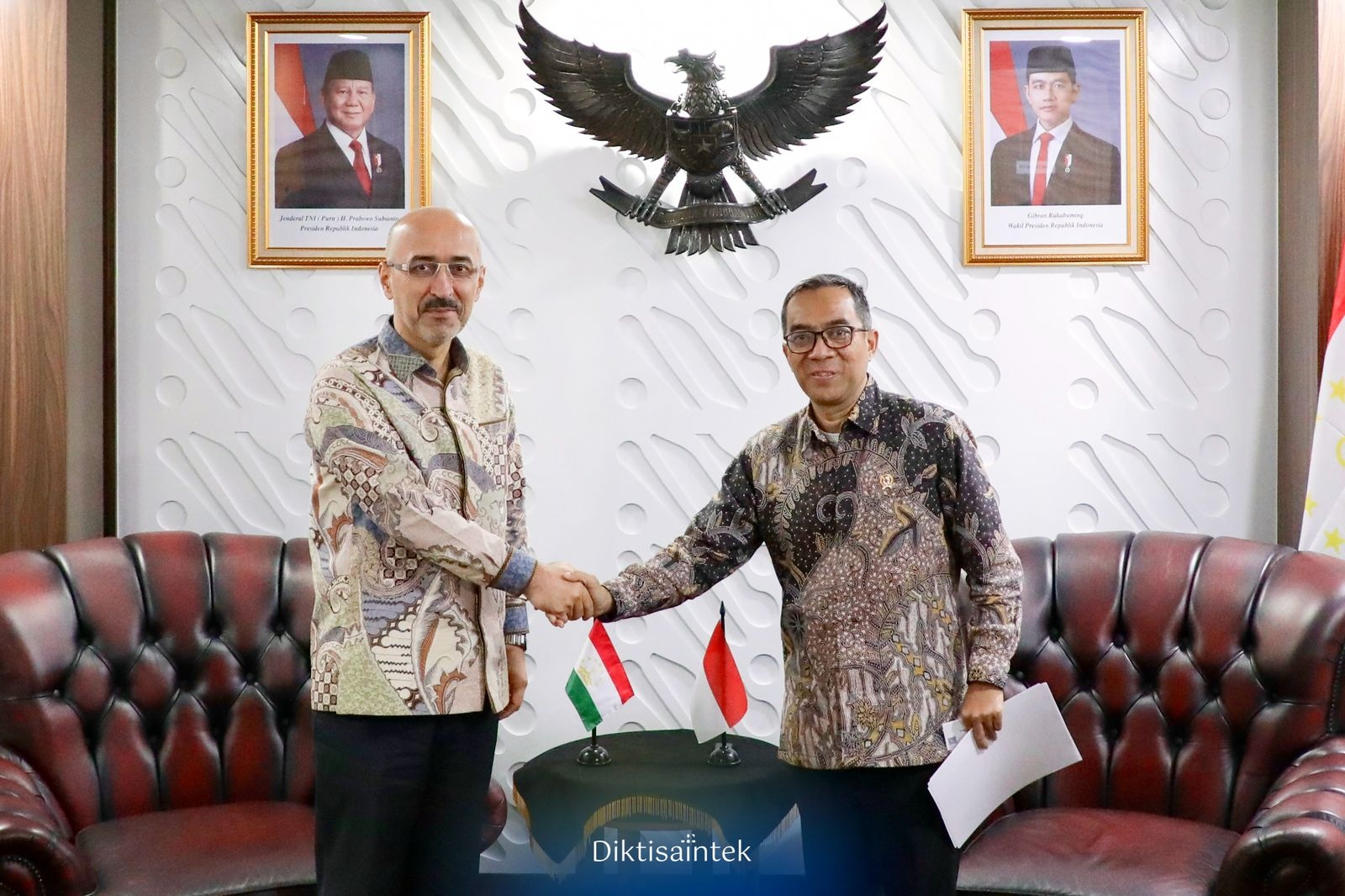 Terima Kunjungan Dubes Tajikistan, Mendiktisaintek Jajaki Pengembangan Kerja Sama Pendidikan Tinggi yang Komprehensif