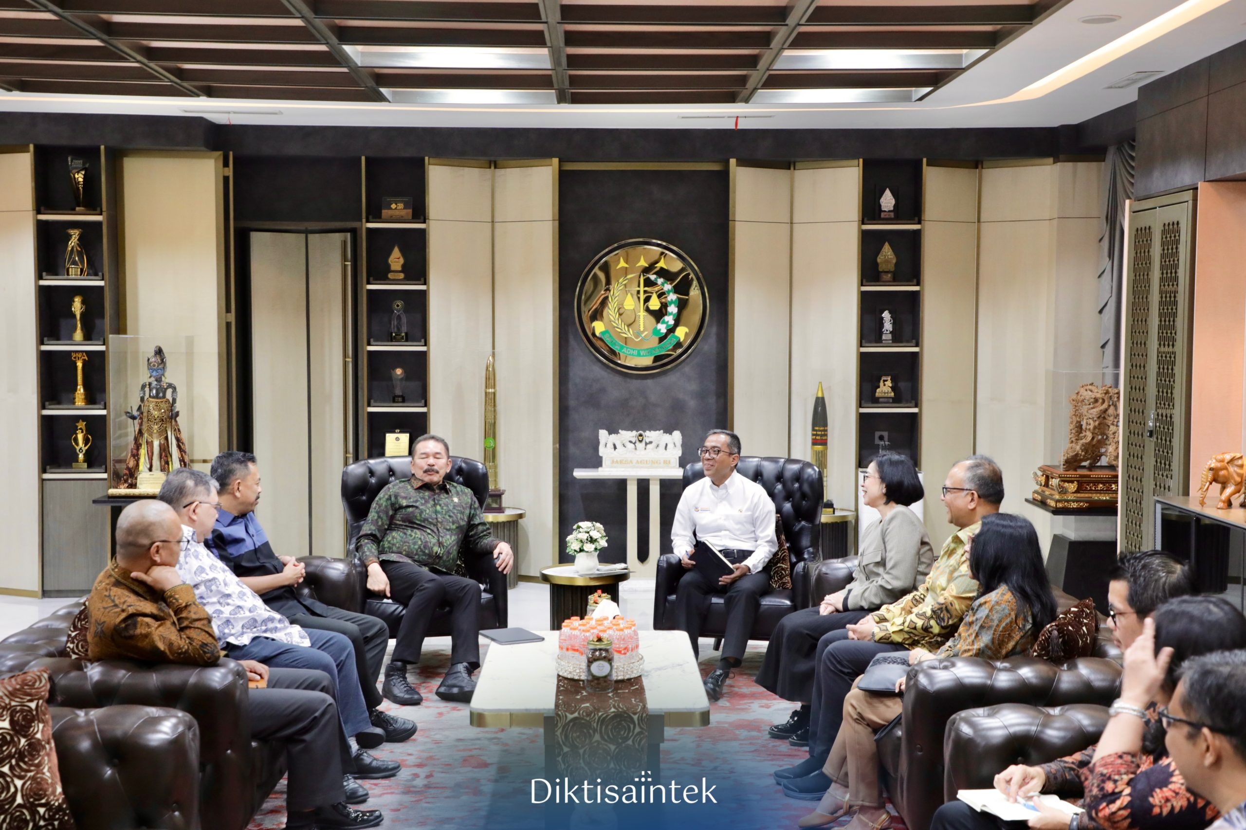 Mendiktisaintek Perkuat Sinergi Hukum dengan Kejaksaan Agung Demi Pendidikan Tinggi yang Bersih dan Akuntabel
