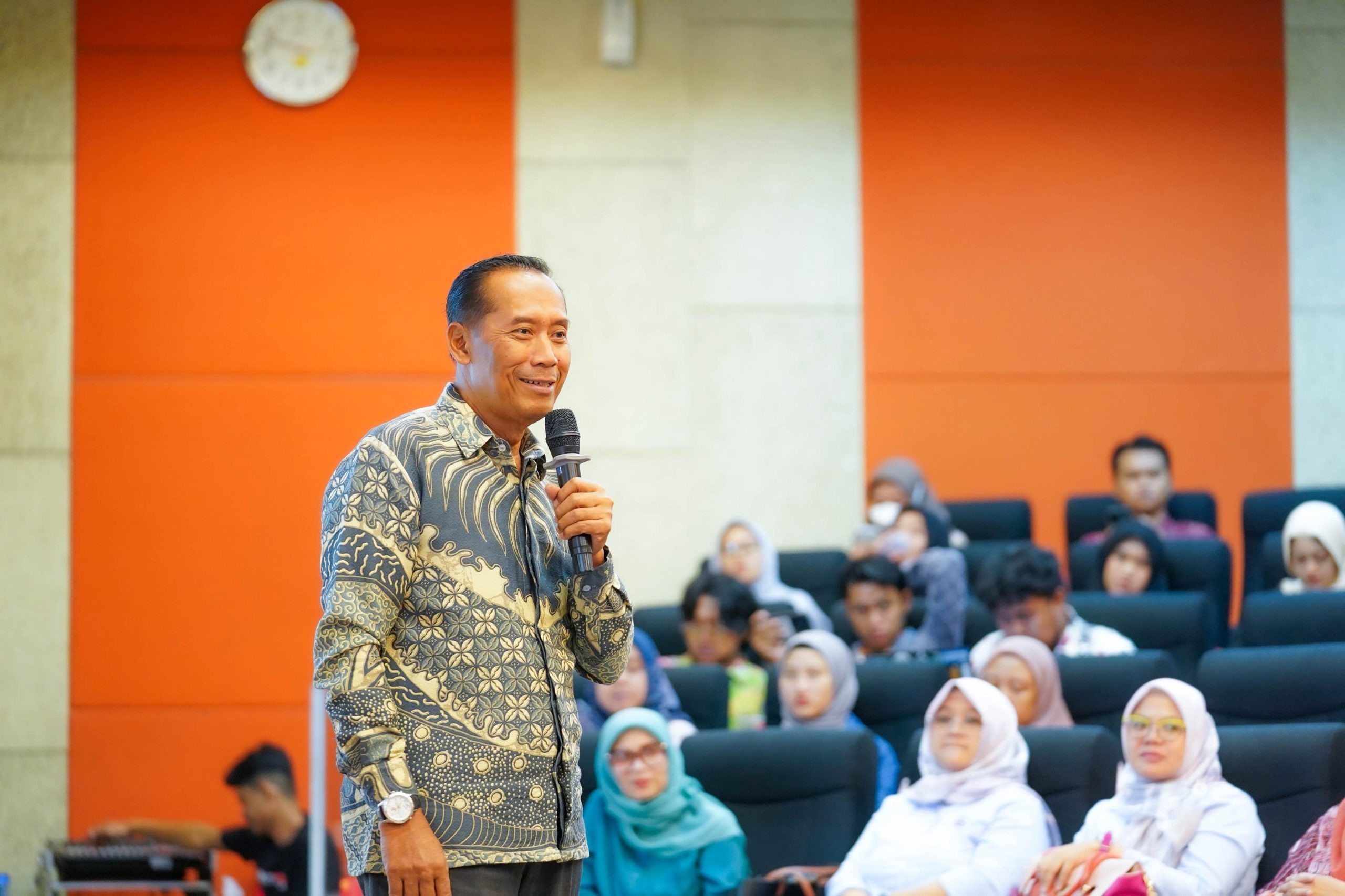 Wamendiktisaintek Fauzan: Kampus Industri Harus Berani Berubah