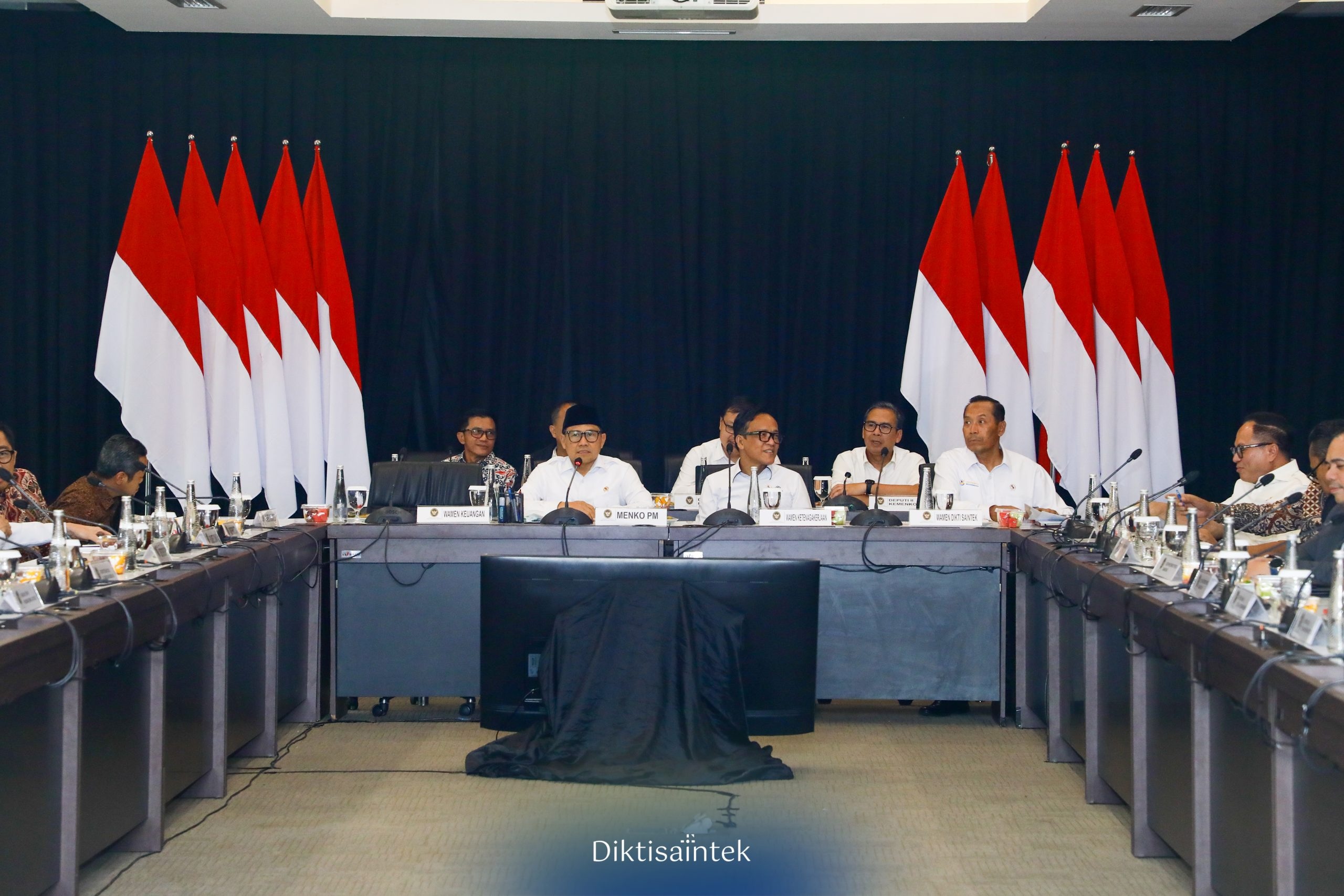 Tekan Pengangguran: Kemdiktisaintek Galakkan Kolaborasi Strategis Dunia Pendidikan dengan Industri