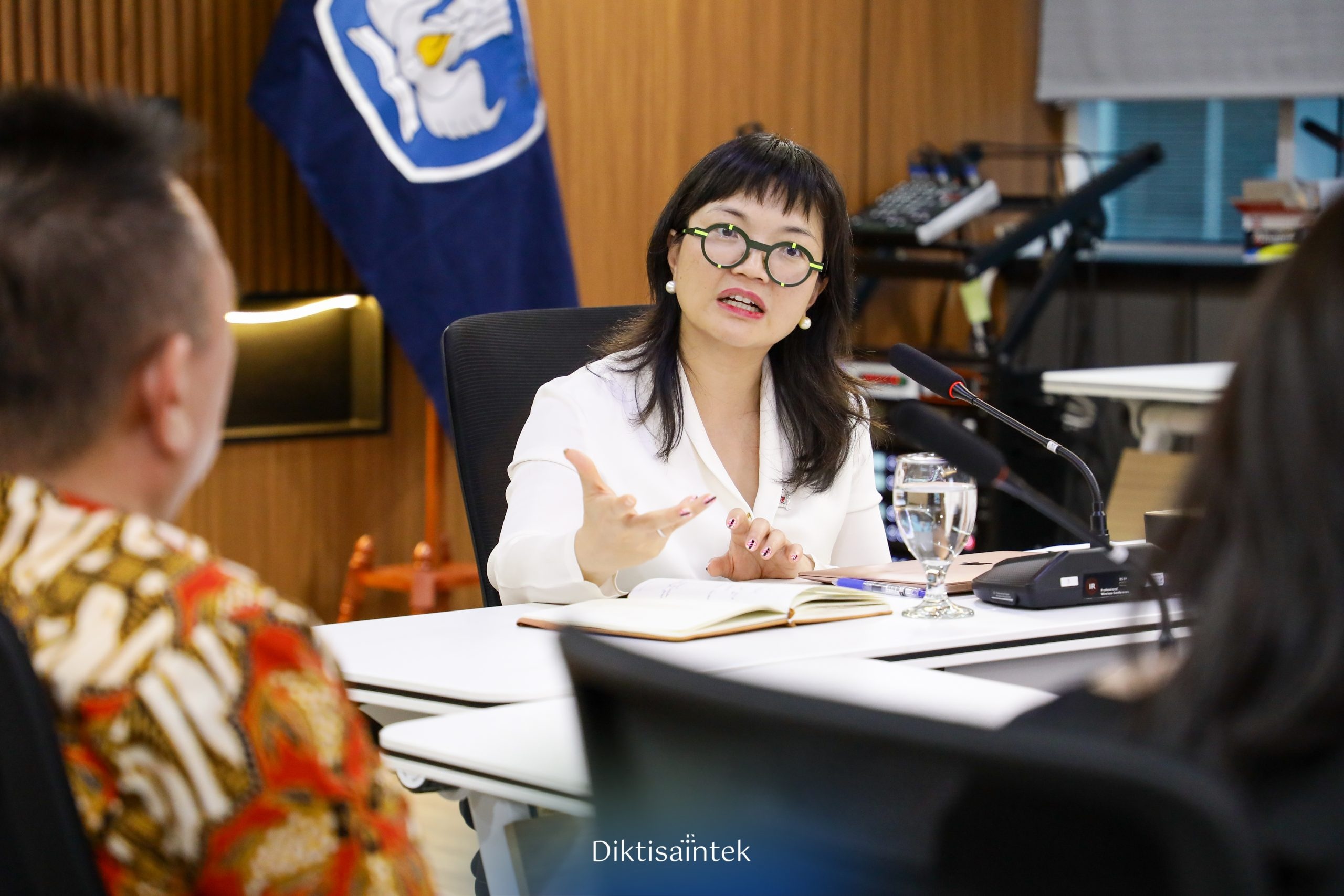 Wamendiktisaintek Terima Audiensi Eka Hospital, Bahas Pemenuhan Kebutuhan Tenaga Perawat Nasional