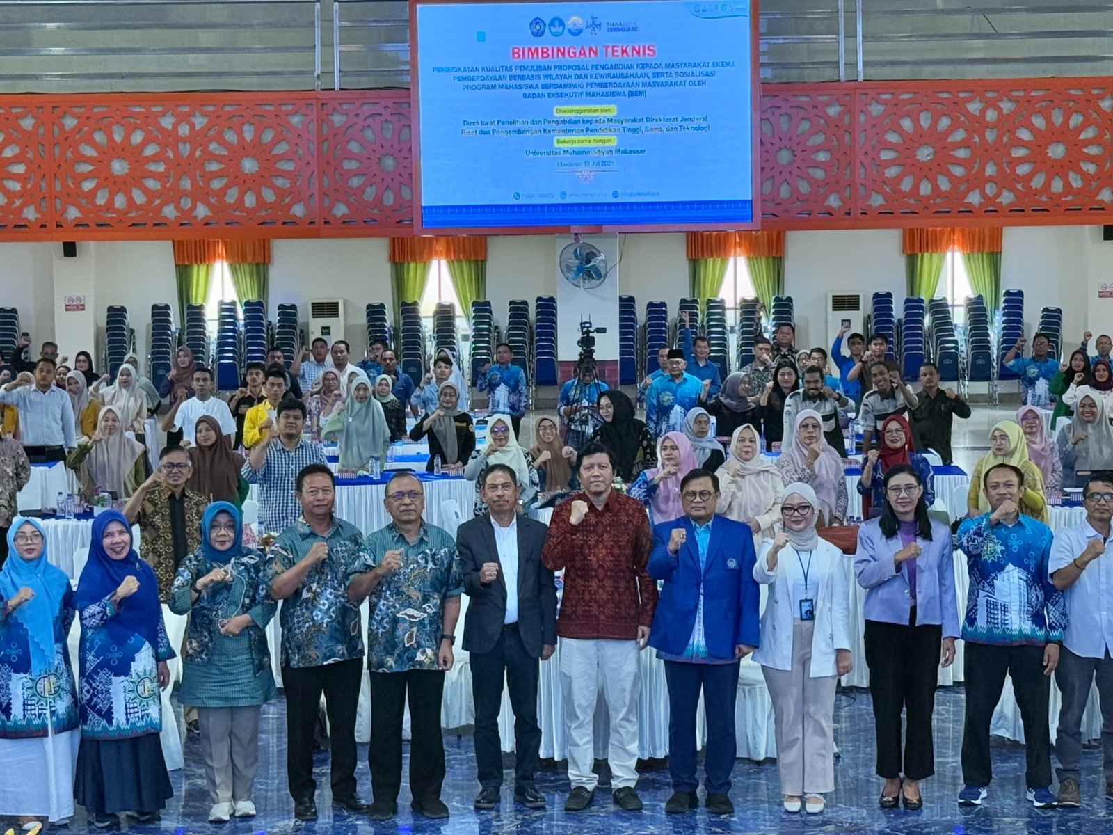 Kemdiktisaintek Perkuat Peran Kampus melalui Bimtek Pengabdian Masyarakat Berbasis Inovasi di Makassar