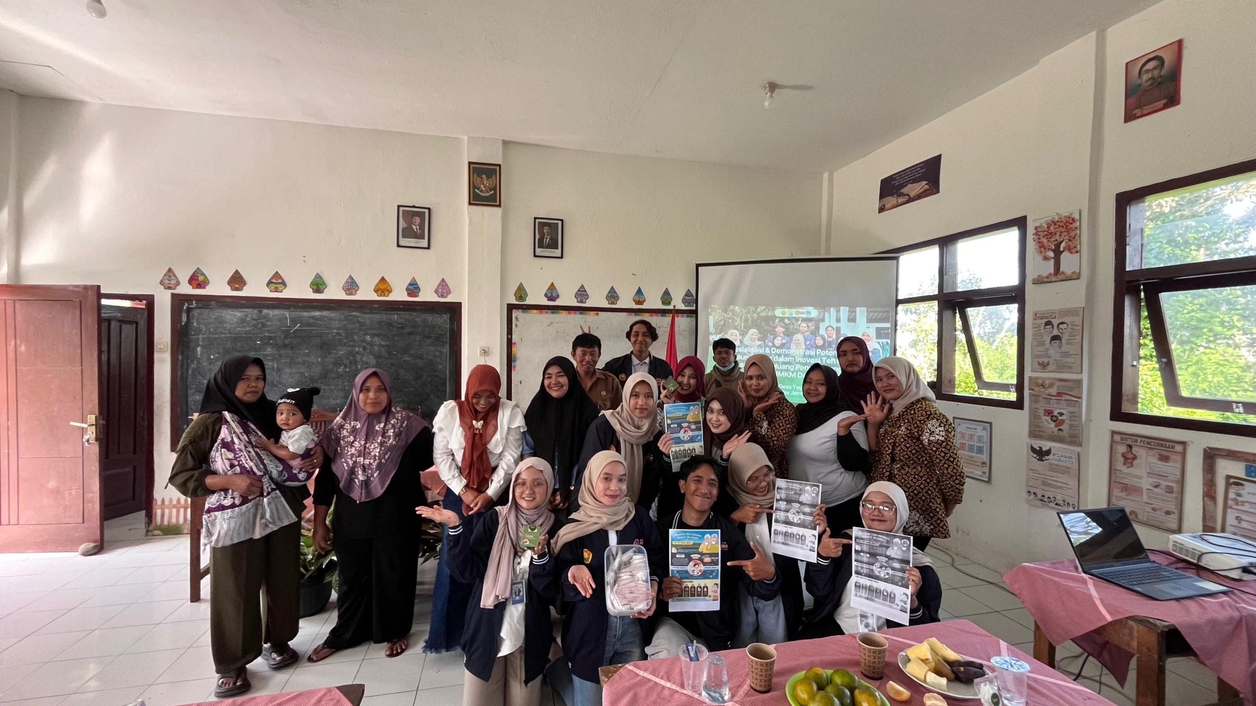 Mahasiswa KKN Tegalharjo Banyuwangi Sulap Daun Durian Jadi Teh Herbal "THEDA" untuk Atasi Asam Urat dan Ciptakan Peluang UMKM