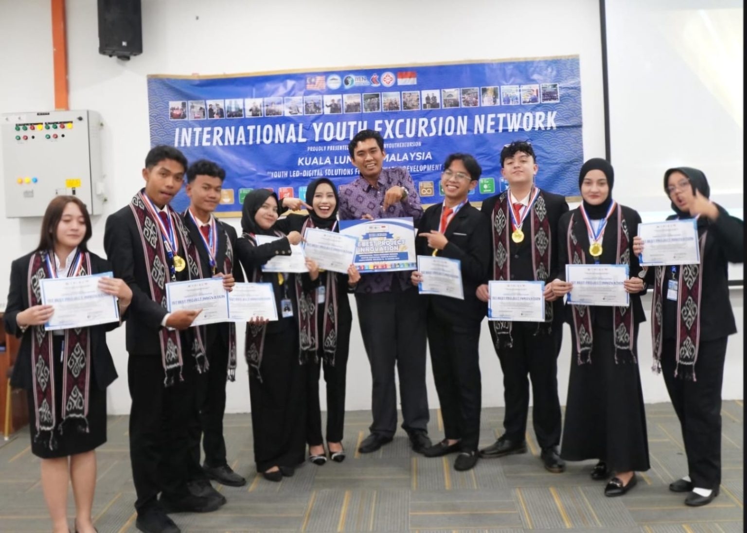 Mahasiswa Unila Raih Juara 1 di Ajang Internasional IYEN 2025 di Malaysia