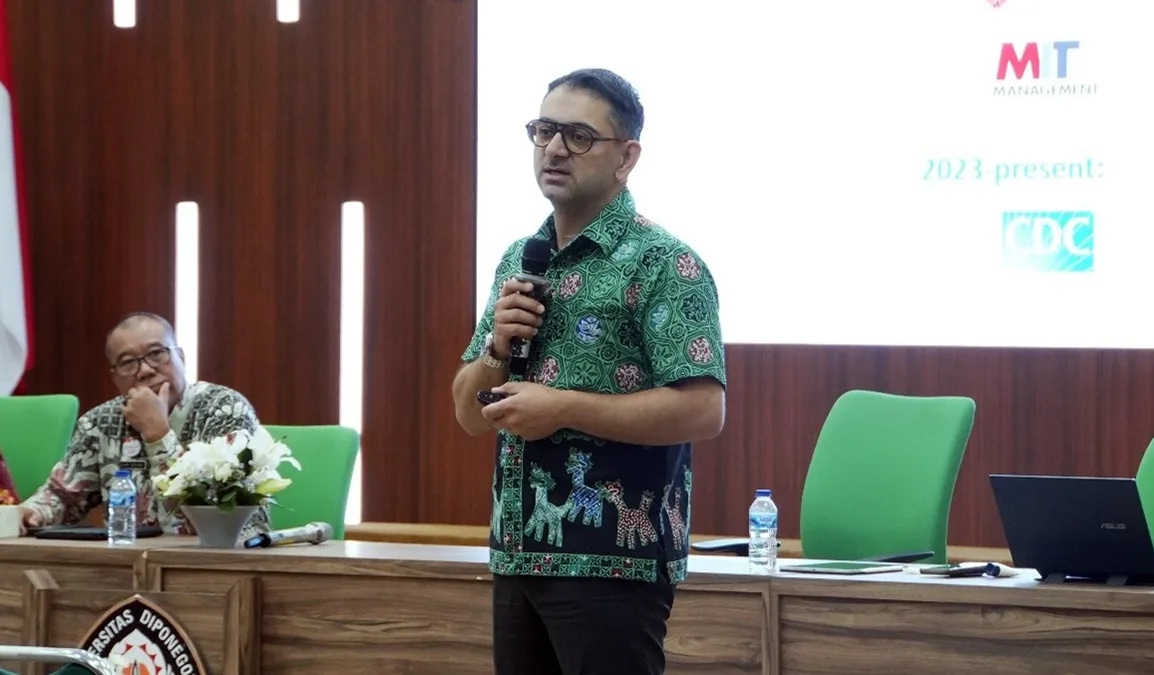 Guest Lecture FK UNDIP Bersama Harvard Medical School dan Dinkes Pekalongan Angkat Topik System Dynamics Kesehatan Global