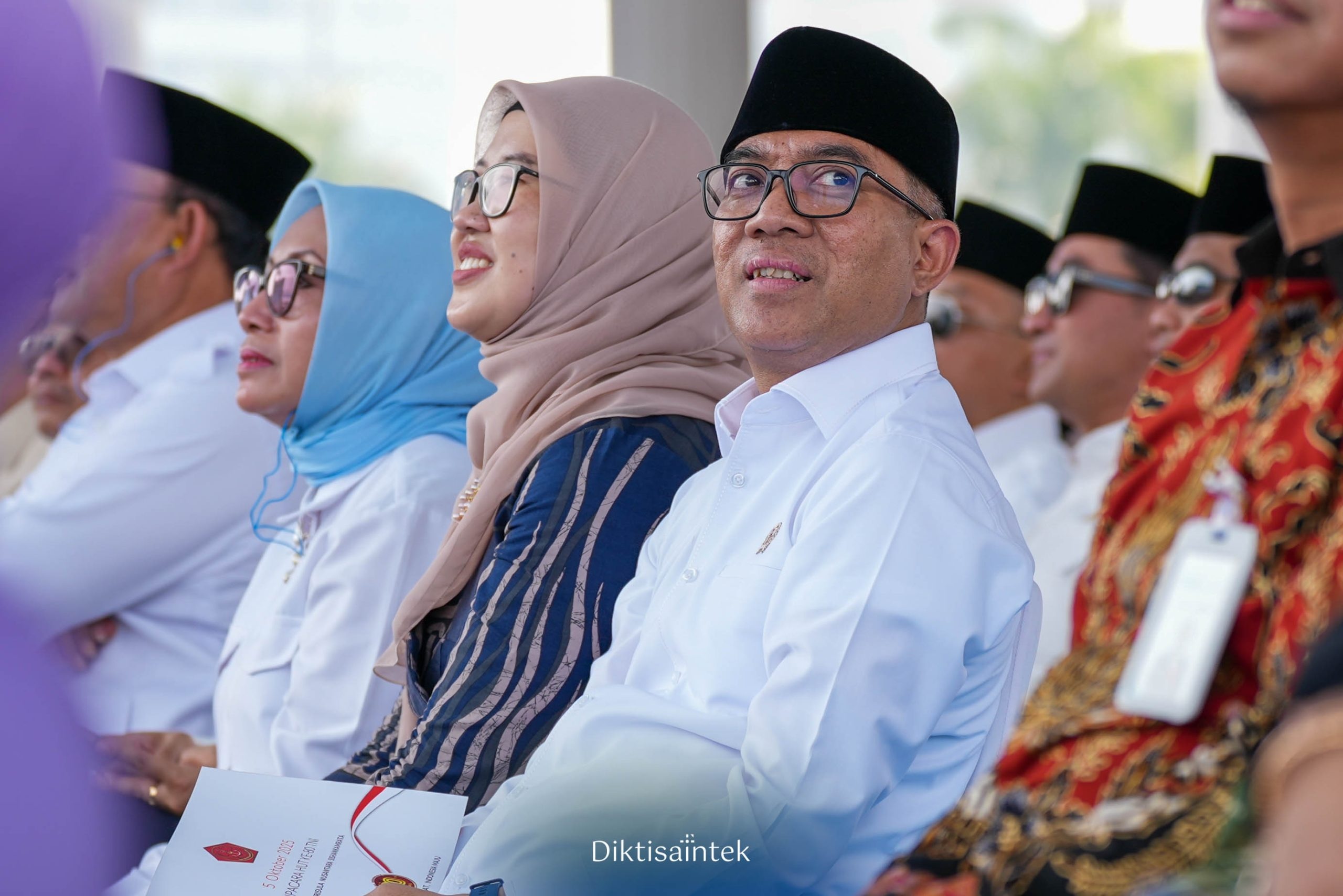 Kemdiktisaintek Hadiri Upacara HUT ke-80 TNI: Semangat Disiplin dan Inovasi untuk Kemajuan Bangsa