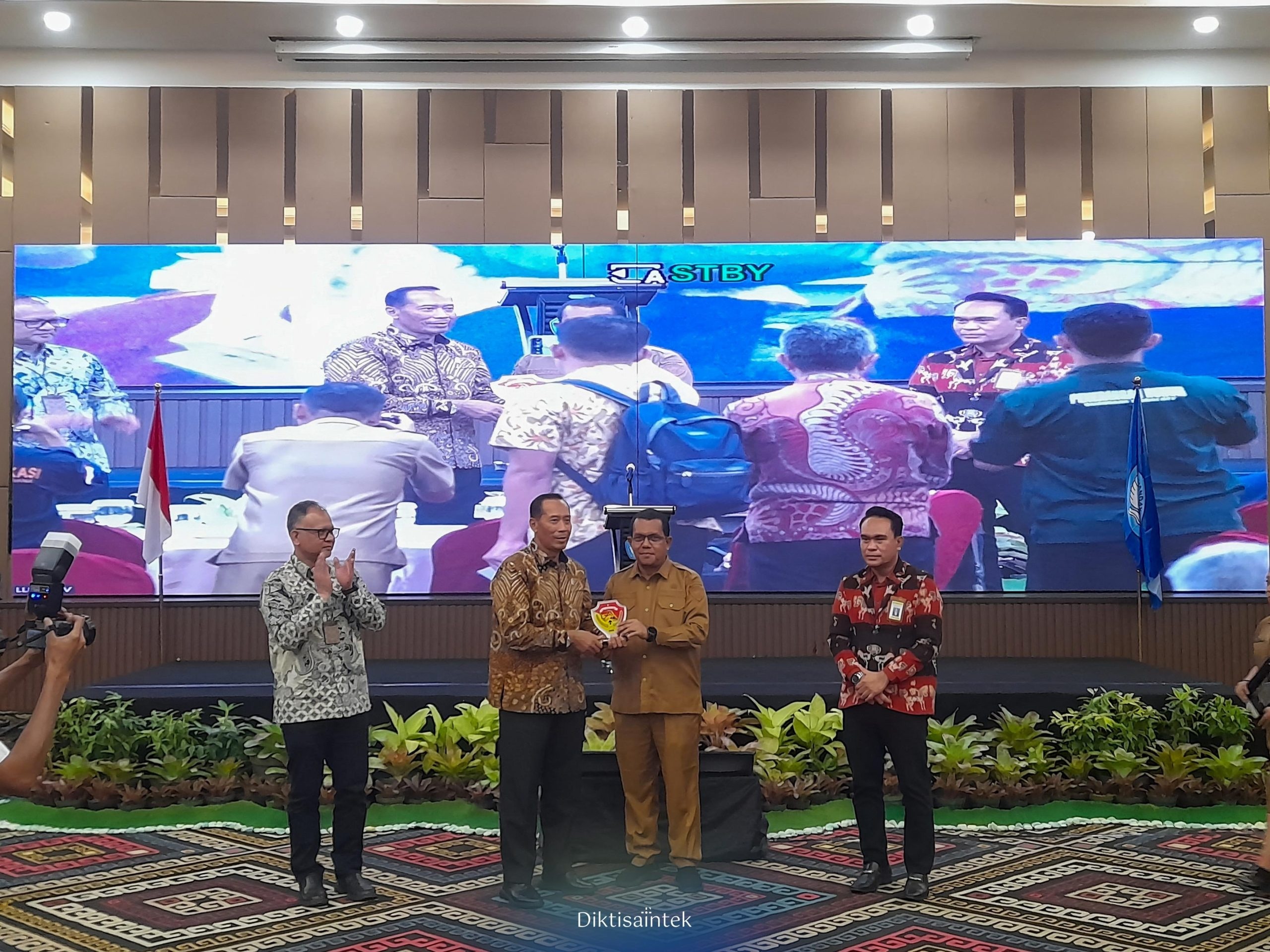 Dirjen Dikti Dorong Transformasi Pendidikan Tinggi dengan Paradigma Diktisaintek Berdampak di Kupang