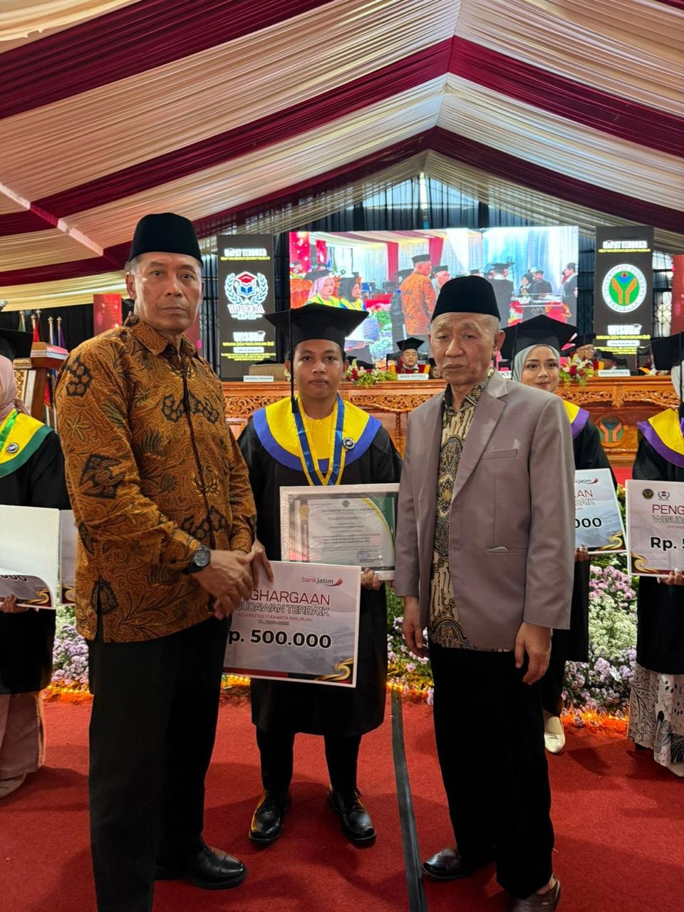 Wamen Fauzan: Wisuda adalah Gerbang Menuju Kampus Kehidupan.