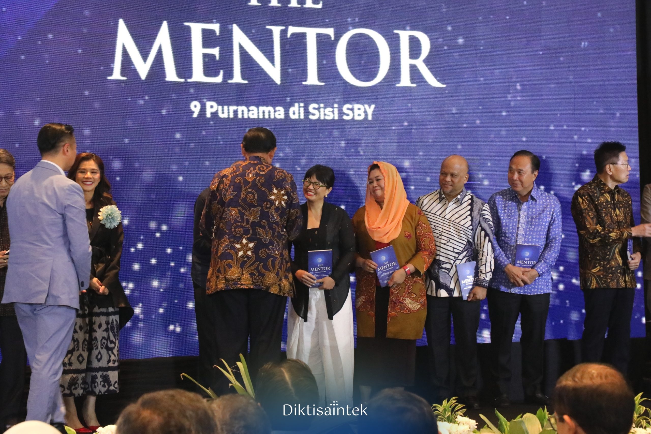 Wamendiktisaintek dalam Peluncuran Buku The Mentor: 9 Purnama di Sisi SBY: Tumbuhkan Inspirasi Nilai Kepemimpinan