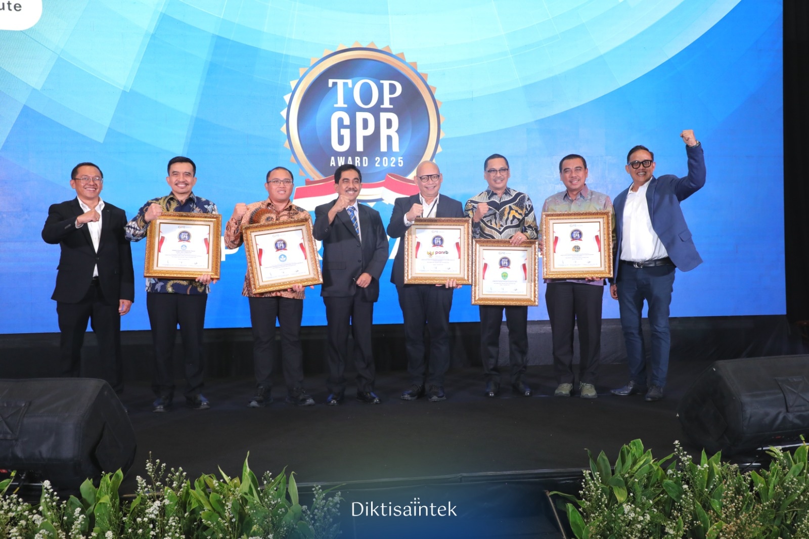 Bangun Kepercayaan Digital, Kemdiktisaintek Raih Tiga Penghargaan TOP GPR Award 2025