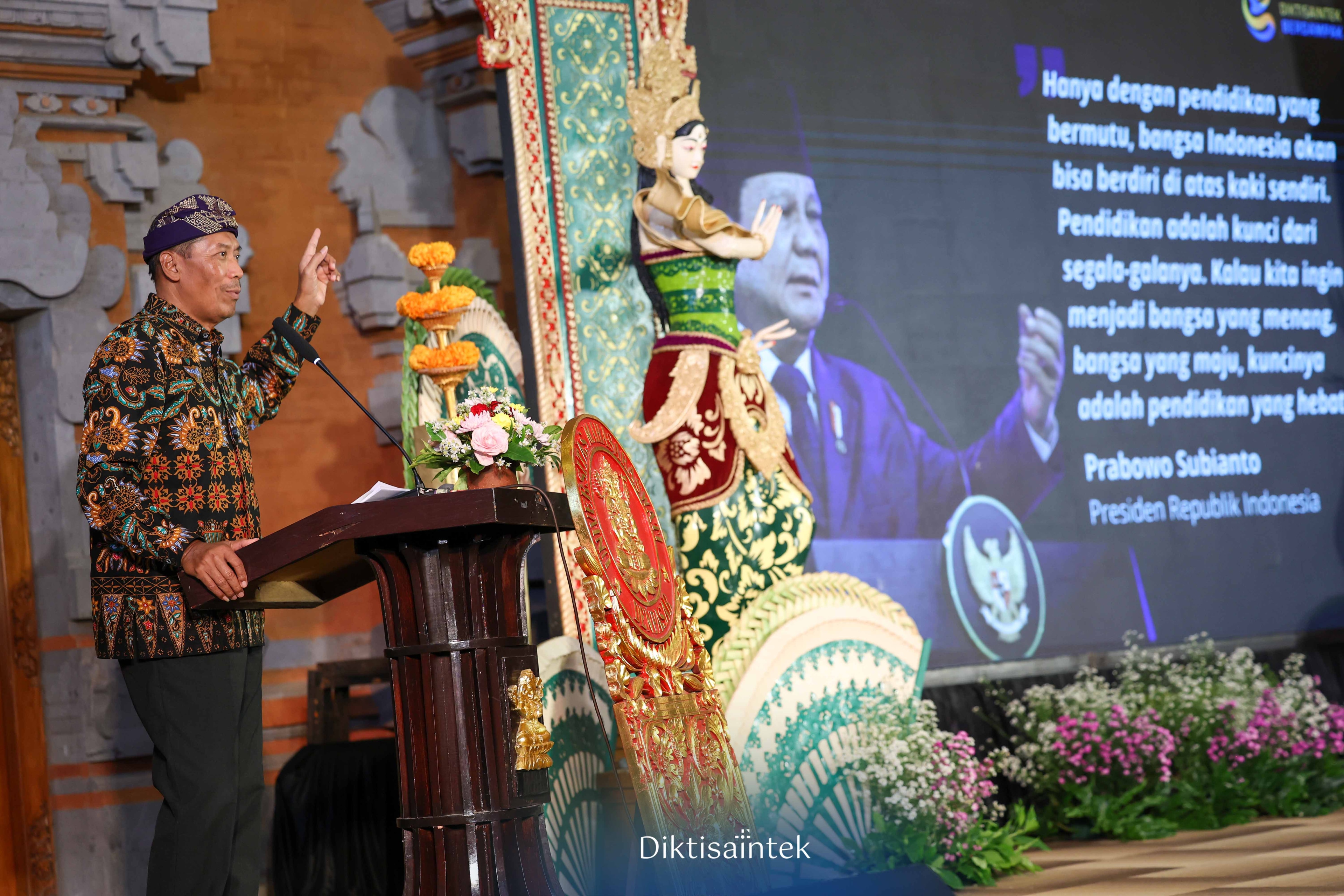 Wamendiktisaintek Fauzan Dorong Transformasi Tridarma Pendidikan Tinggi, Hadirkan Kampus Berdampak