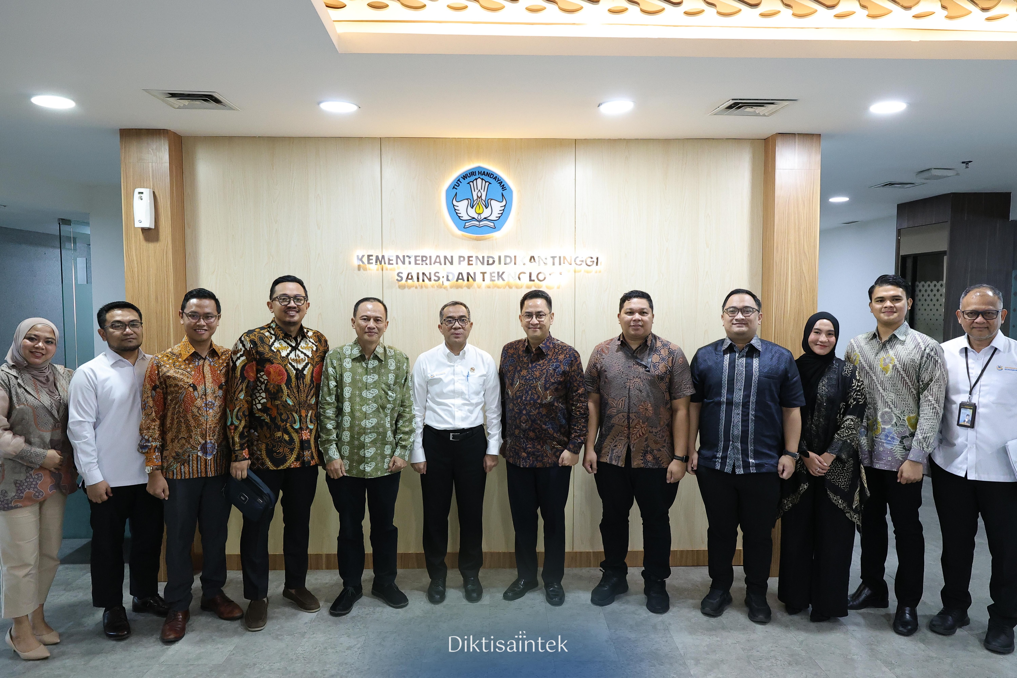 Kemdiktisaintek Jajaki Potensi Kolaborasi Bidang Pendidikan dengan Ikatan Alumni Britania Raya 