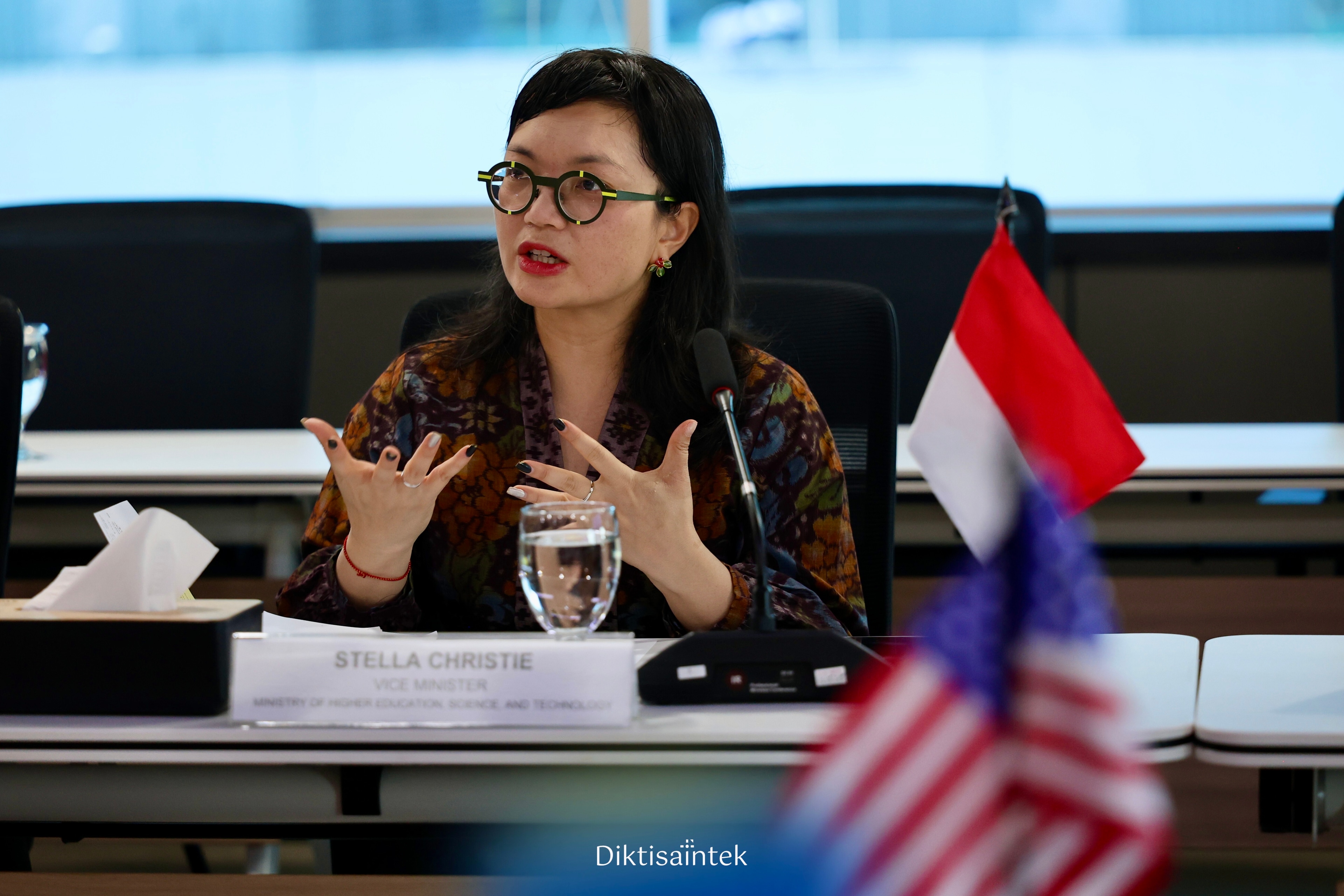 Kemdiktisaintek Perkuat Kolaborasi Pendidikan Tinggi Bidang STEM dengan Amerika Serikat