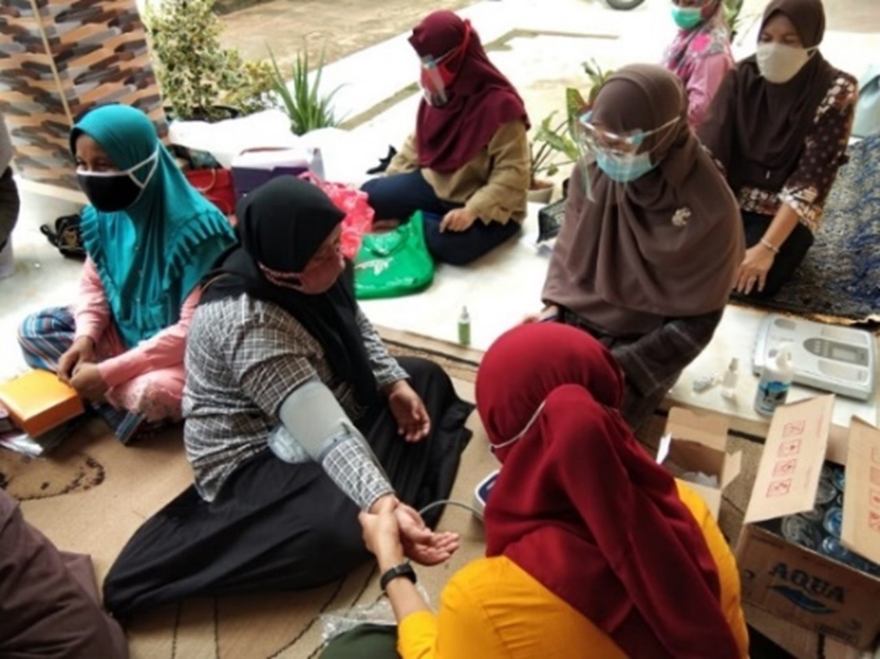 Tim Pengmas FKM UI Sosialisasi Tentang Gizi dan Kesehatan pada Penderita Hipertensi di Kecamatan Sawangan, Depok