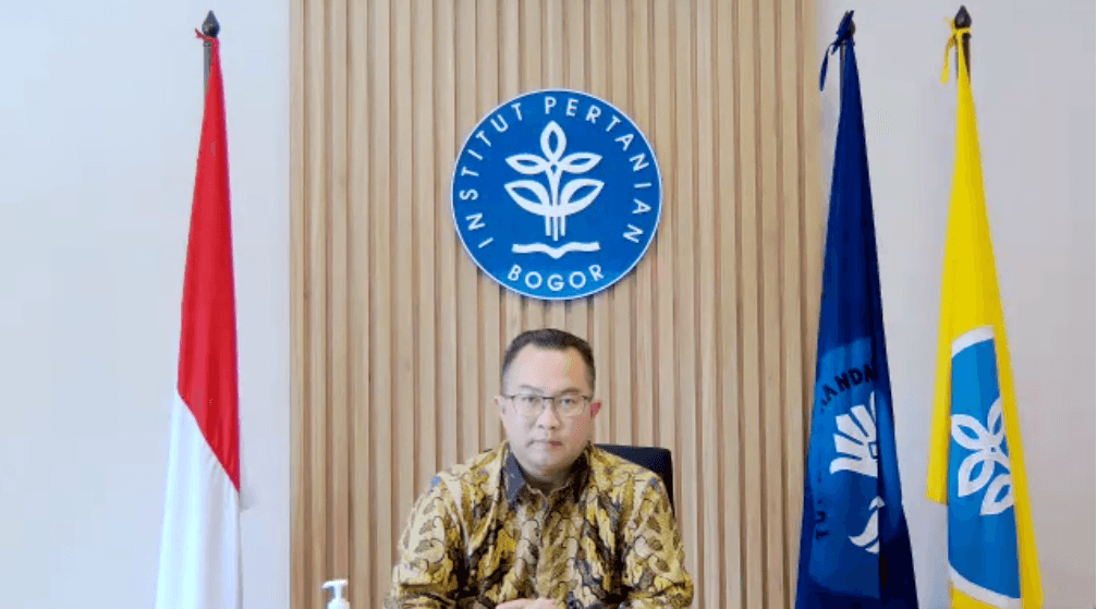 Guru Besar IPB University Temukan Inovasi Bahan Pakan Ternak Berbasis Bungkil Sawit