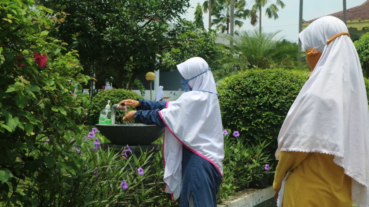 Edukasi Santri Di Pondok Pesantren, Upaya Cegah Covid-19
