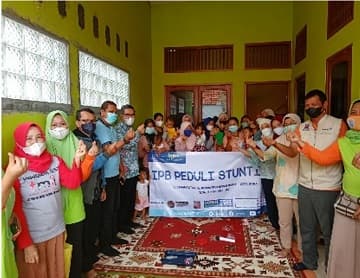IPB Peduli Stunting: Dampingi Keluarga Beresiko Stunting di Wilayah Lingkar Kampus