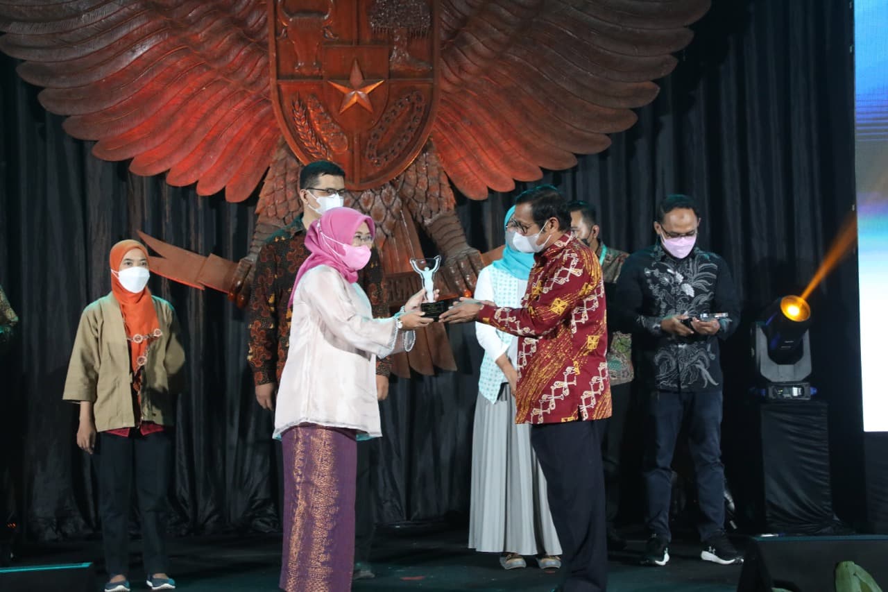 Tangkapan Lensa-Penghargaan Indonesia Inhouse Magazine Award (InMA) Tahun 2022 di Yogyakarta (29/3).