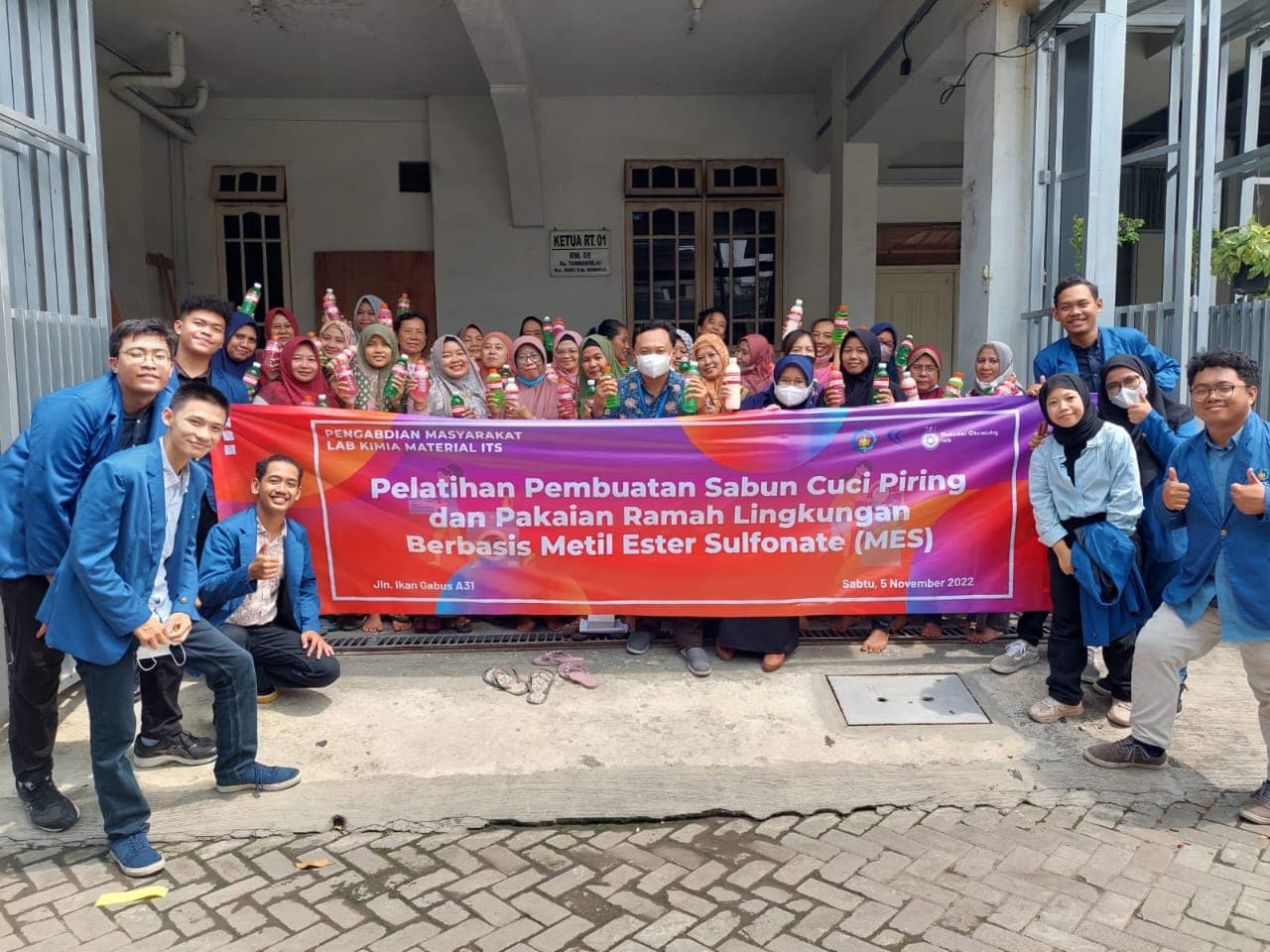 KKN ITS Beri Pelatihan Pembuatan Sabun Cuci Ramah Lingkungan