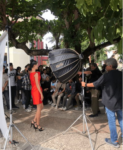 Fakultas Seni Media Rekam (FSMR) ISI Yogyakarta Hadirkan Darwis Triadi di Kuliah Fotografi Model