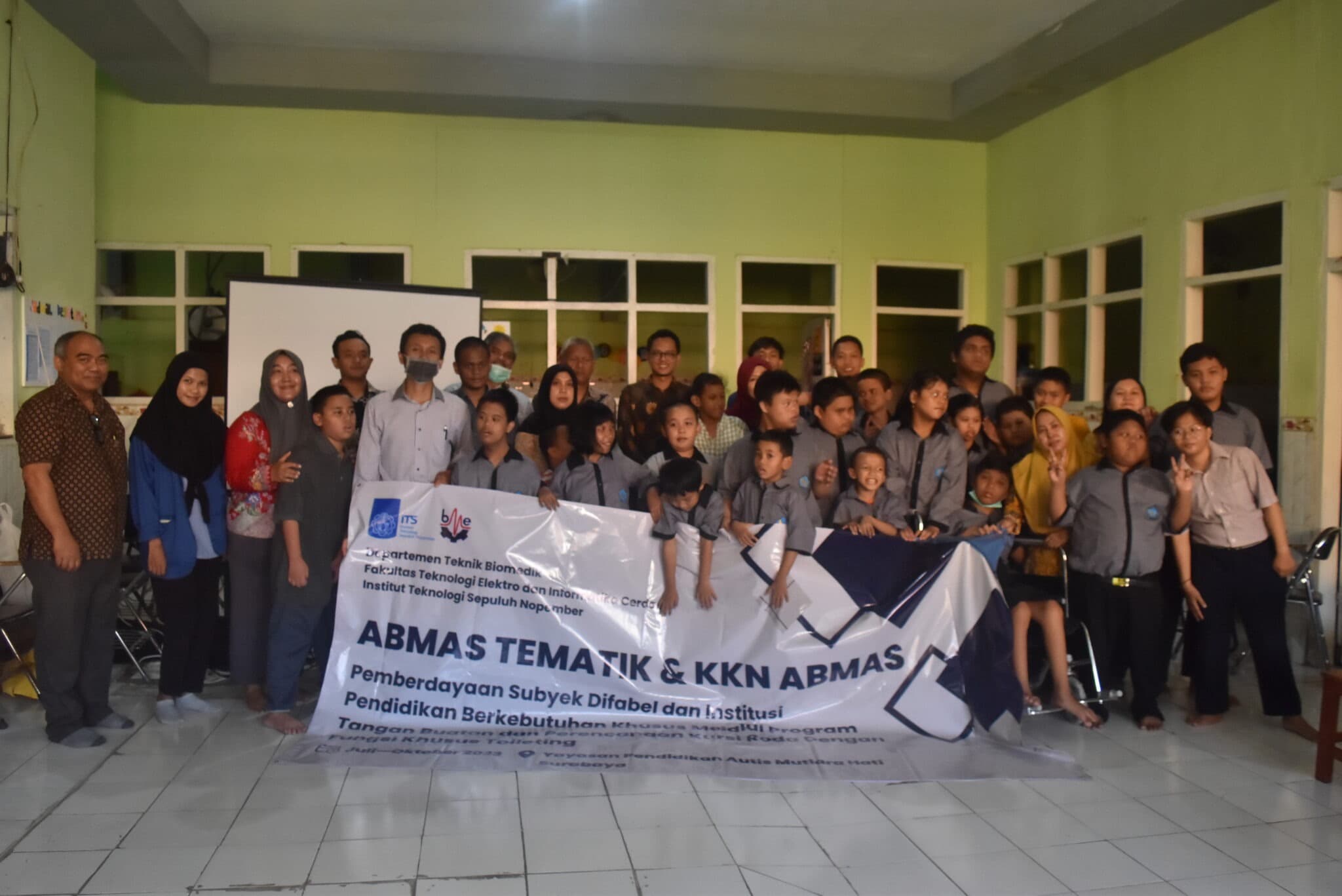 Abmas ITS Rancang Kursi Roda Toileting dan Tangan Buatan