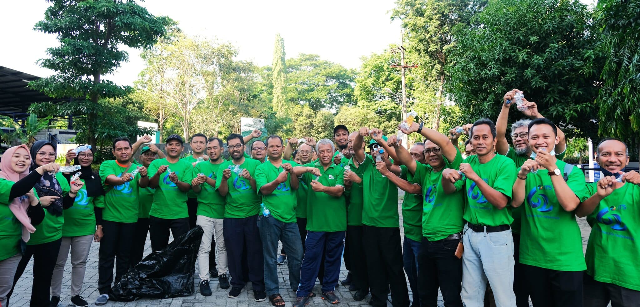 FSAD ITS Luncurkan Aksi Rawat Lingkungan lewat Operasi Plastik