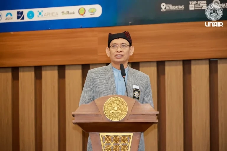 Bangga! 16 Bidang Ilmu di UNAIR Tembus Top 500 QS WUR by Subject