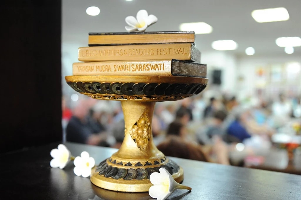 Dosen FIB Terpilih Jadi Sepuluh Penulis Terbaik UWRF