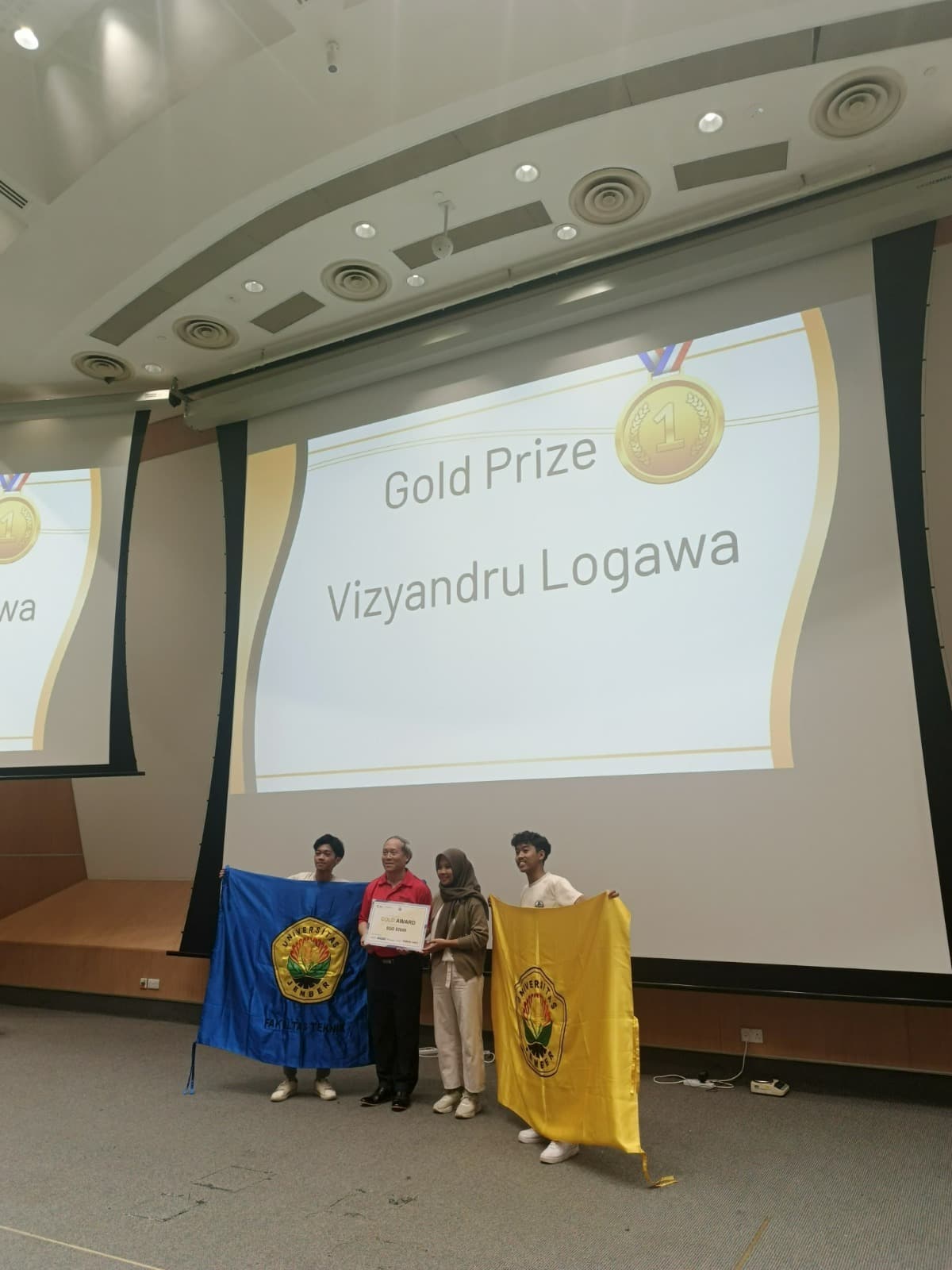 Unggul di Kancah Internasional, Mahasiswa UNEJ Raih Gold Award di NTU International Bridge Design Competition 2025