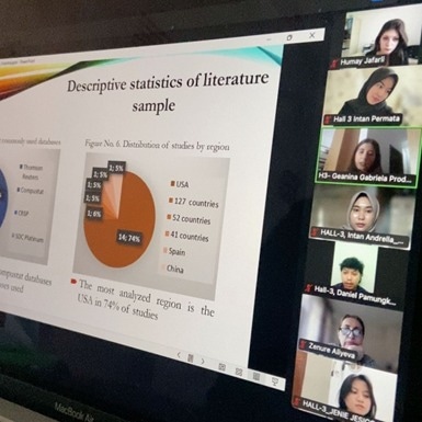 Empat Mahasiswa D-3 Perpajakan FEB Unila Presentasi di Konferensi Internasional Ceko
