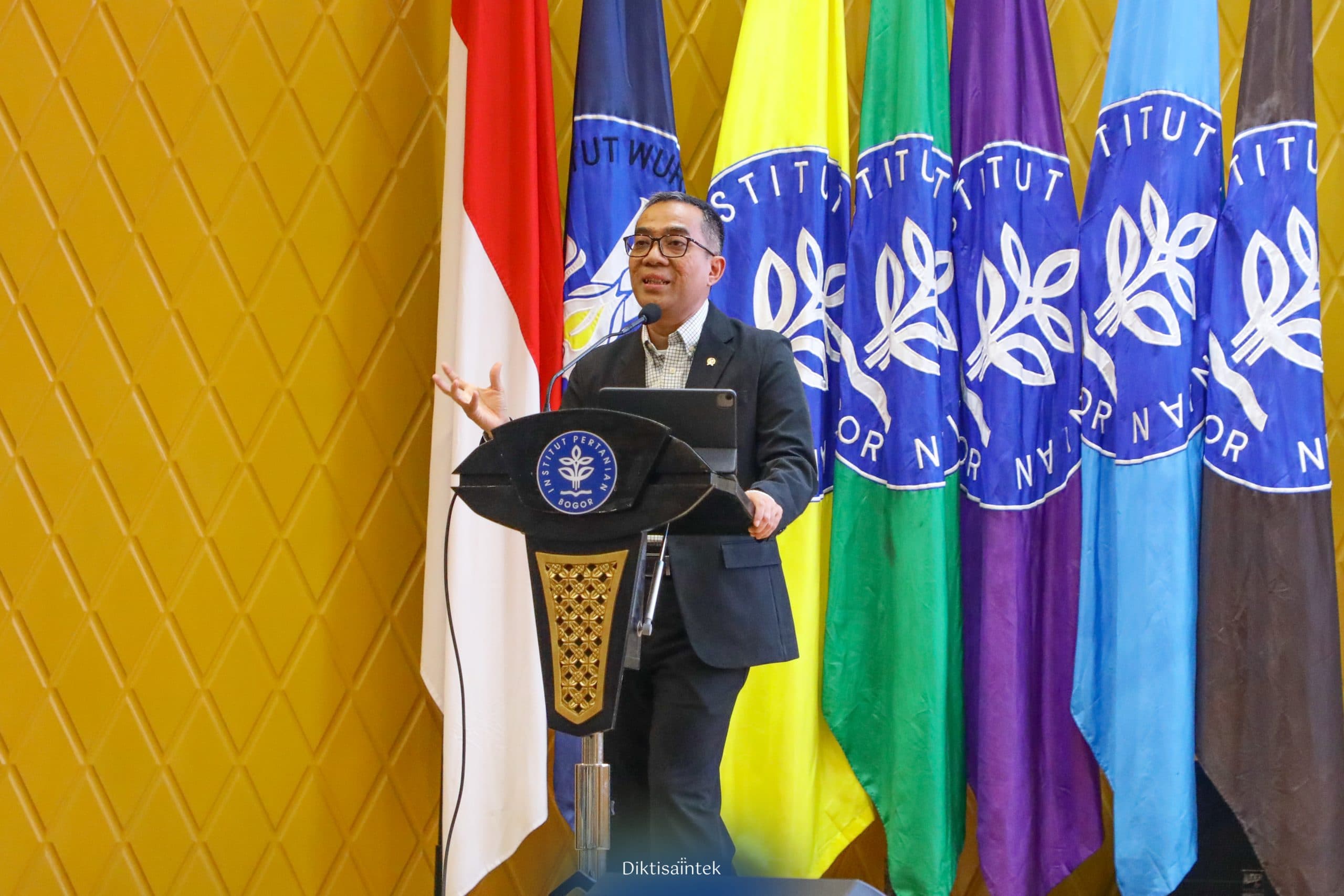 Mendiktisaintek Tegaskan Pentingnya Peran Mahasiswa dan Kampus dalam Menjawab Tantangan Pendidikan dan Industri